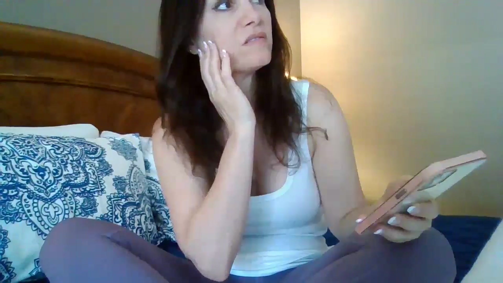 Gallery image thumbnail from LVDOLL's myfreecams stream on, 04/26/2024, 24:20 image 12 of 20
