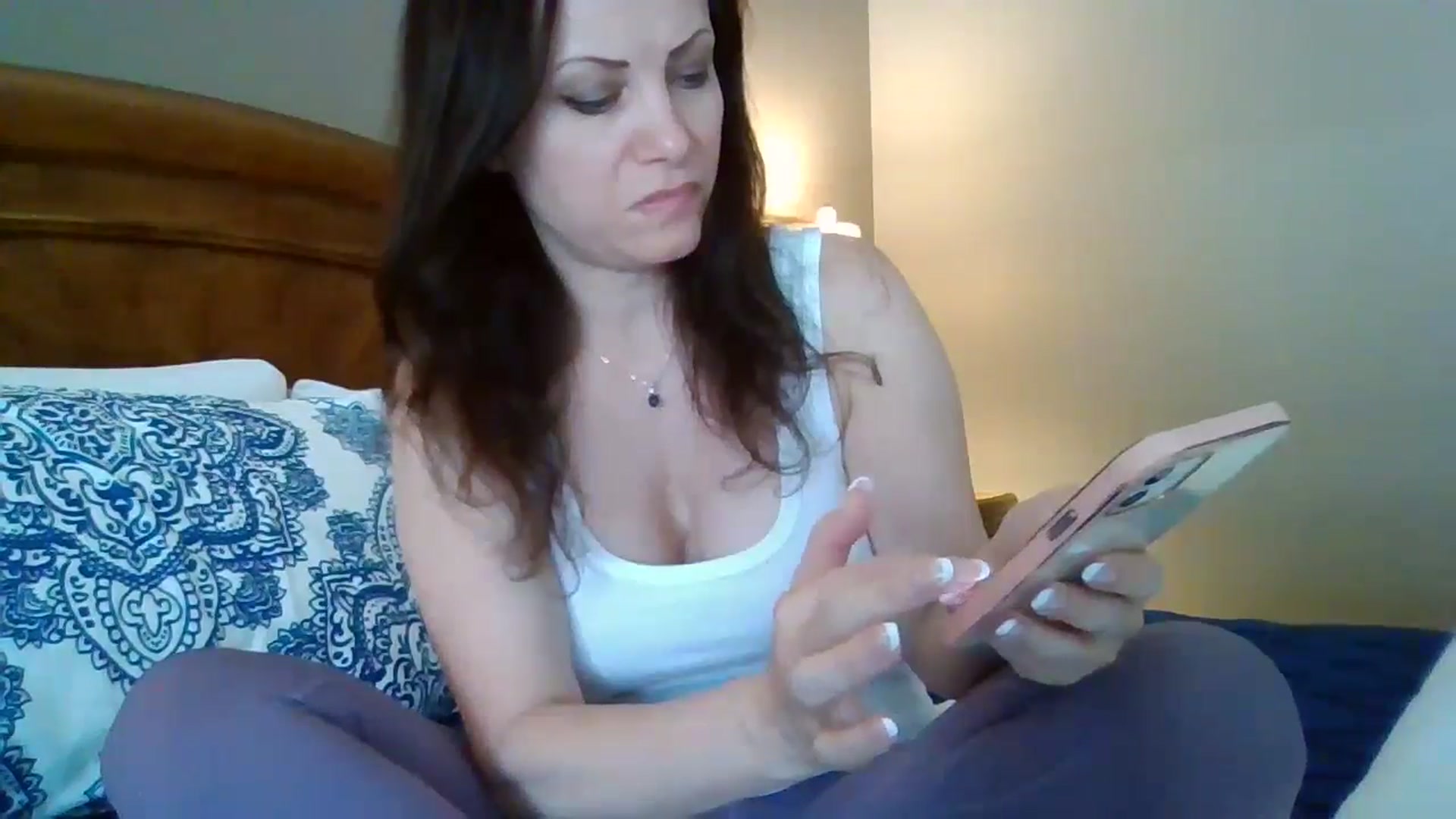 Gallery image thumbnail from LVDOLL's myfreecams stream on, 04/26/2024, 24:20 image 13 of 20