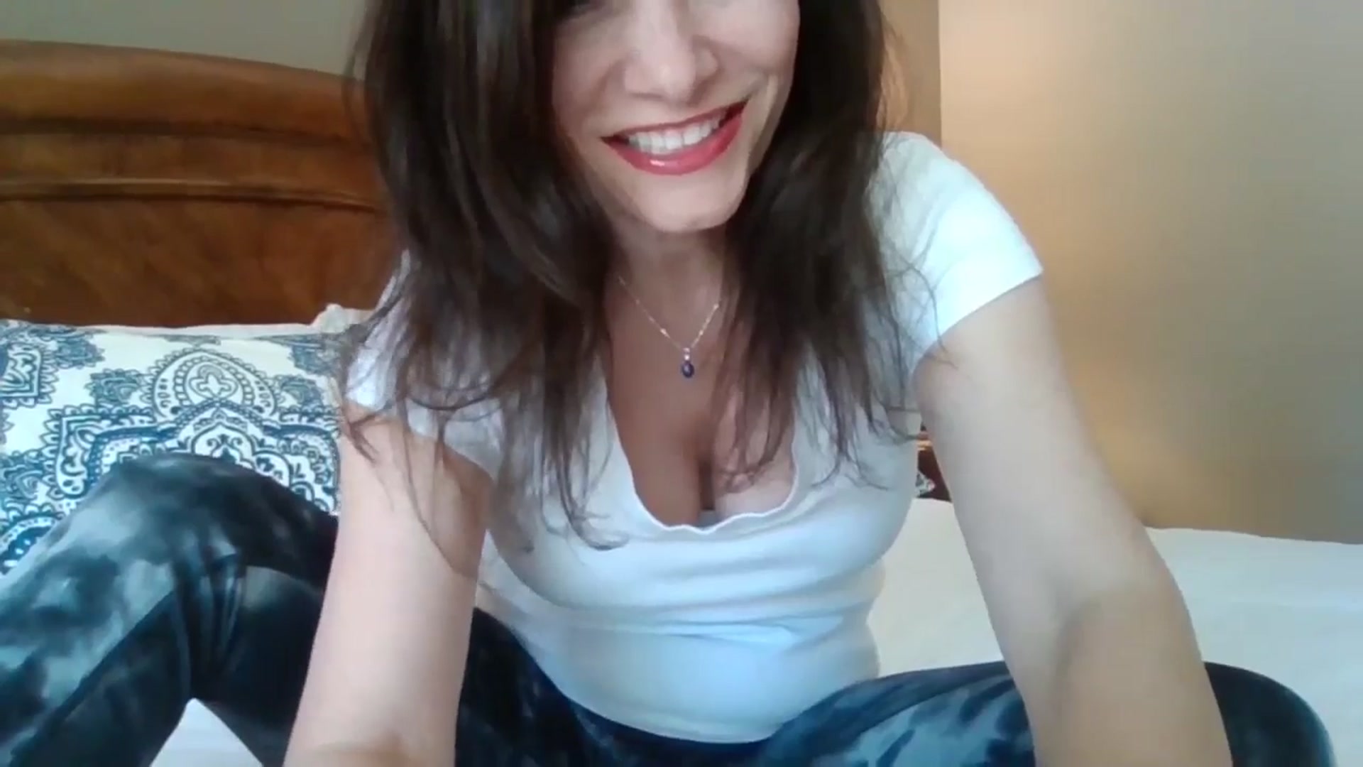 Gallery image thumbnail from LVDOLL's myfreecams stream on, 05/06/2024, 23:37 image 2 of 20