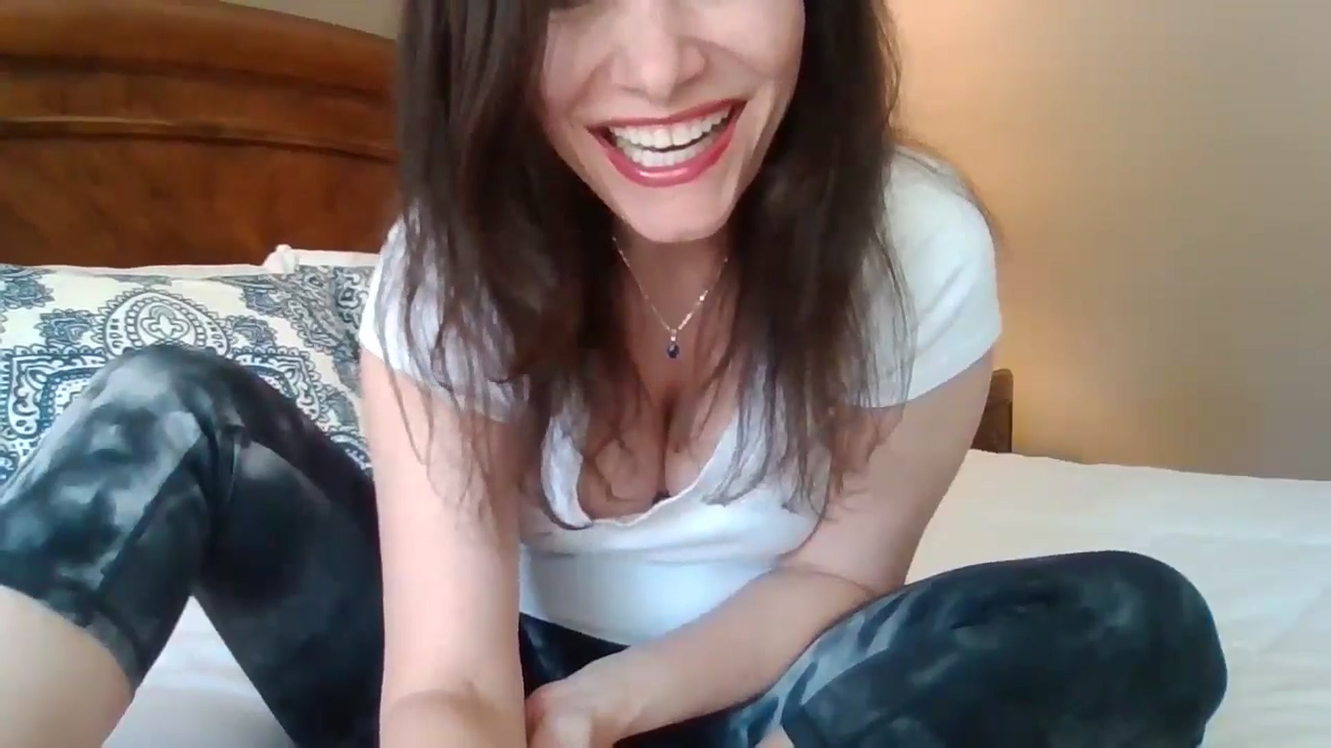 Gallery image thumbnail from LVDOLL's myfreecams stream on, 05/06/2024, 23:37 image 15 of 20