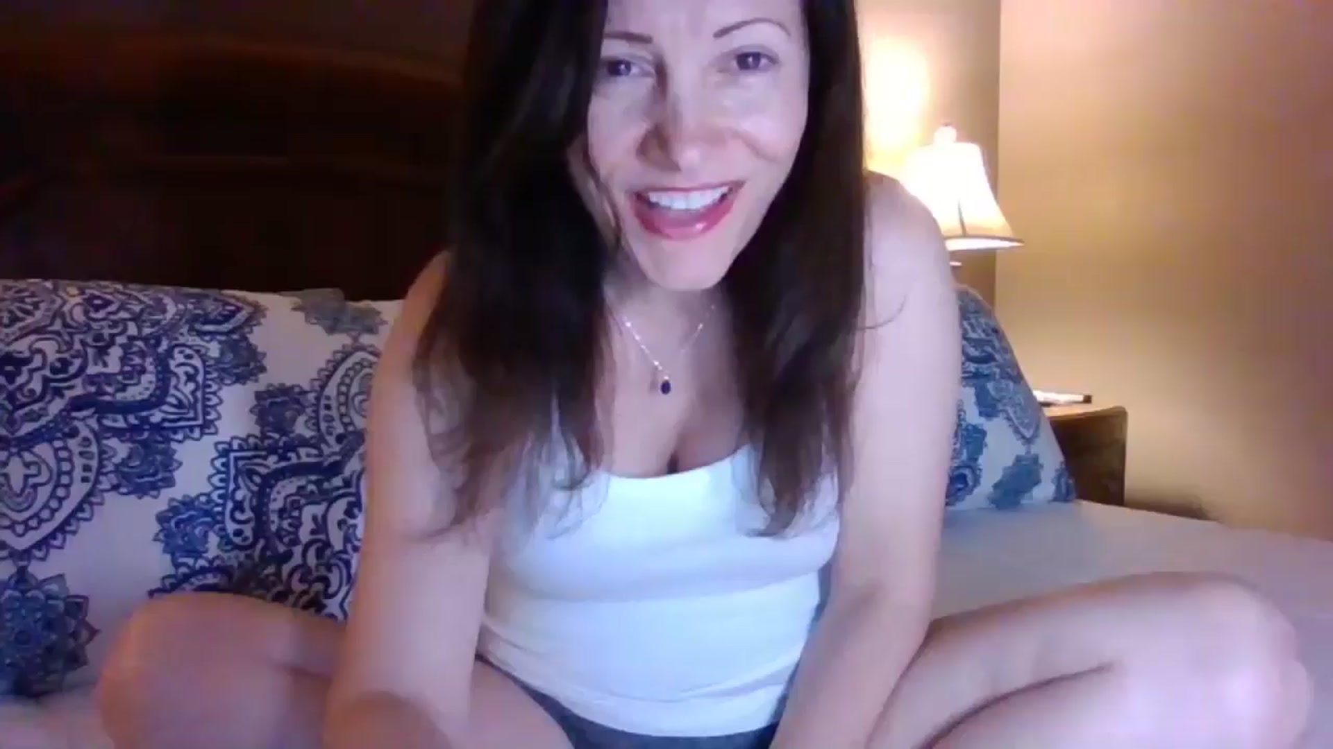 Gallery image thumbnail from LVDOLL's myfreecams stream on, 05/08/2024, 03:33 image 18 of 20