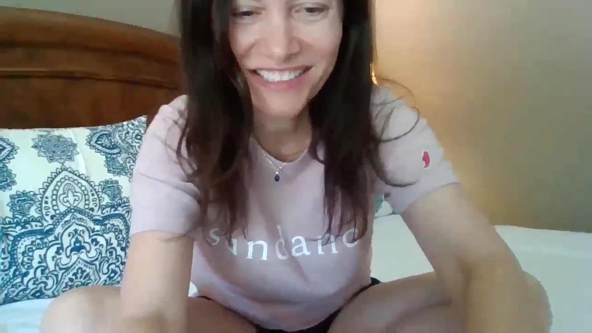 Gallery image thumbnail from LVDOLL's myfreecams stream on, 05/08/2024, 17:40 image 7 of 20
