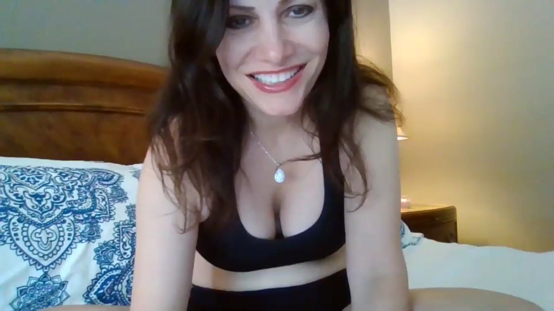 Gallery image thumbnail from LVDOLL's myfreecams stream on, 05/19/2024, 24:10 image 5 of 20