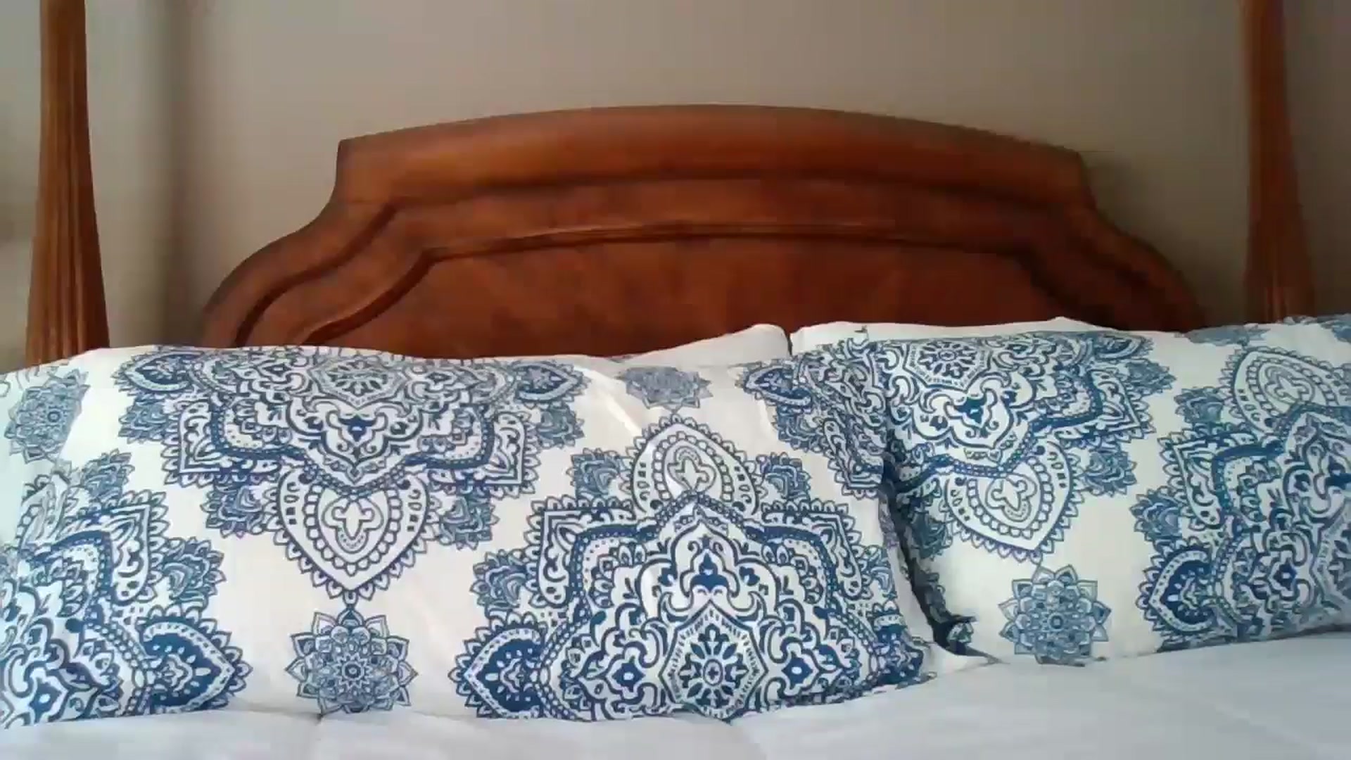 Gallery image thumbnail from LVDOLL's myfreecams stream on, 05/22/2024, 17:35 image 16 of 20