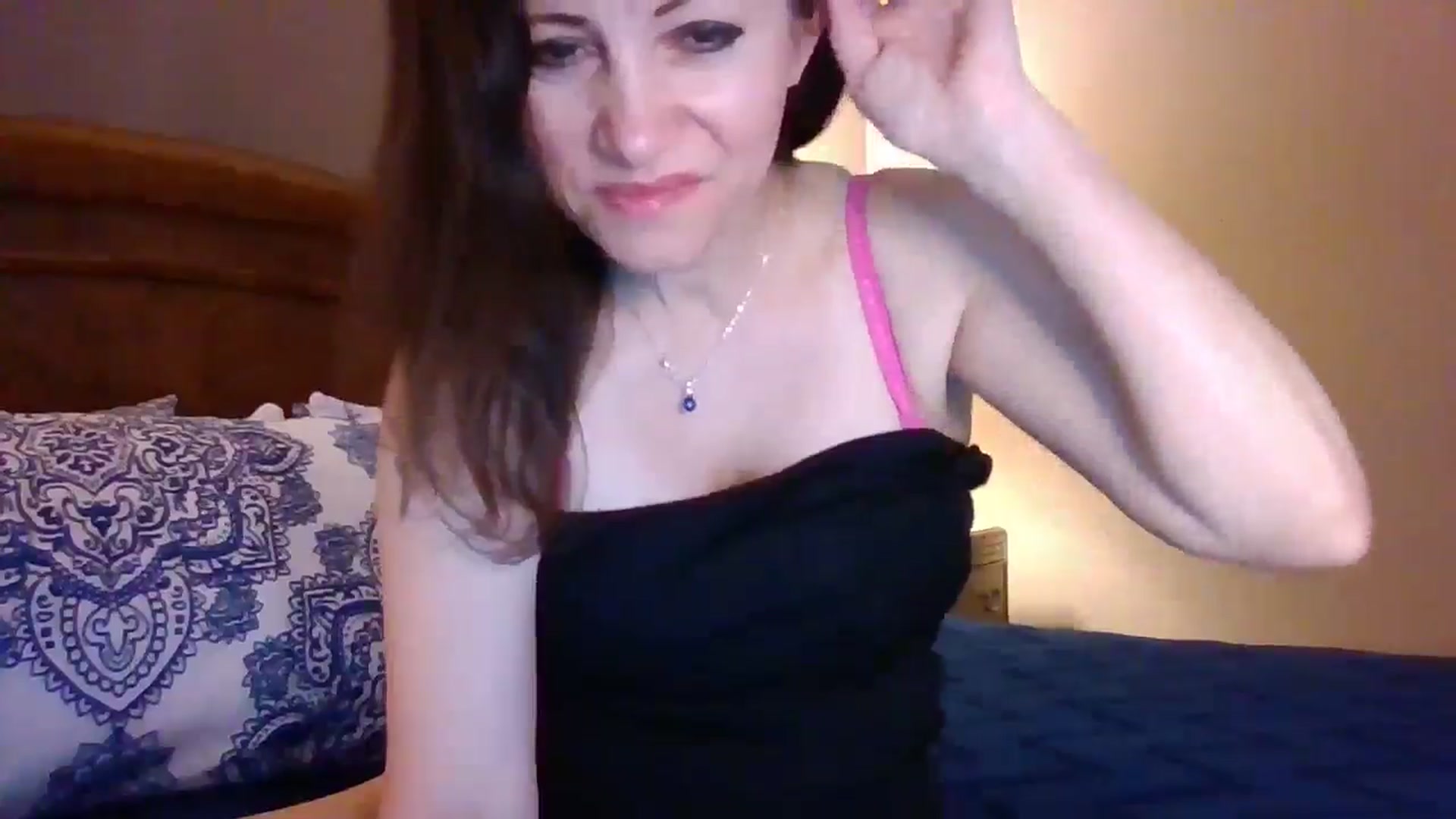 Gallery image thumbnail from LVDOLL's myfreecams stream on, 05/24/2024, 04:15 image 18 of 20