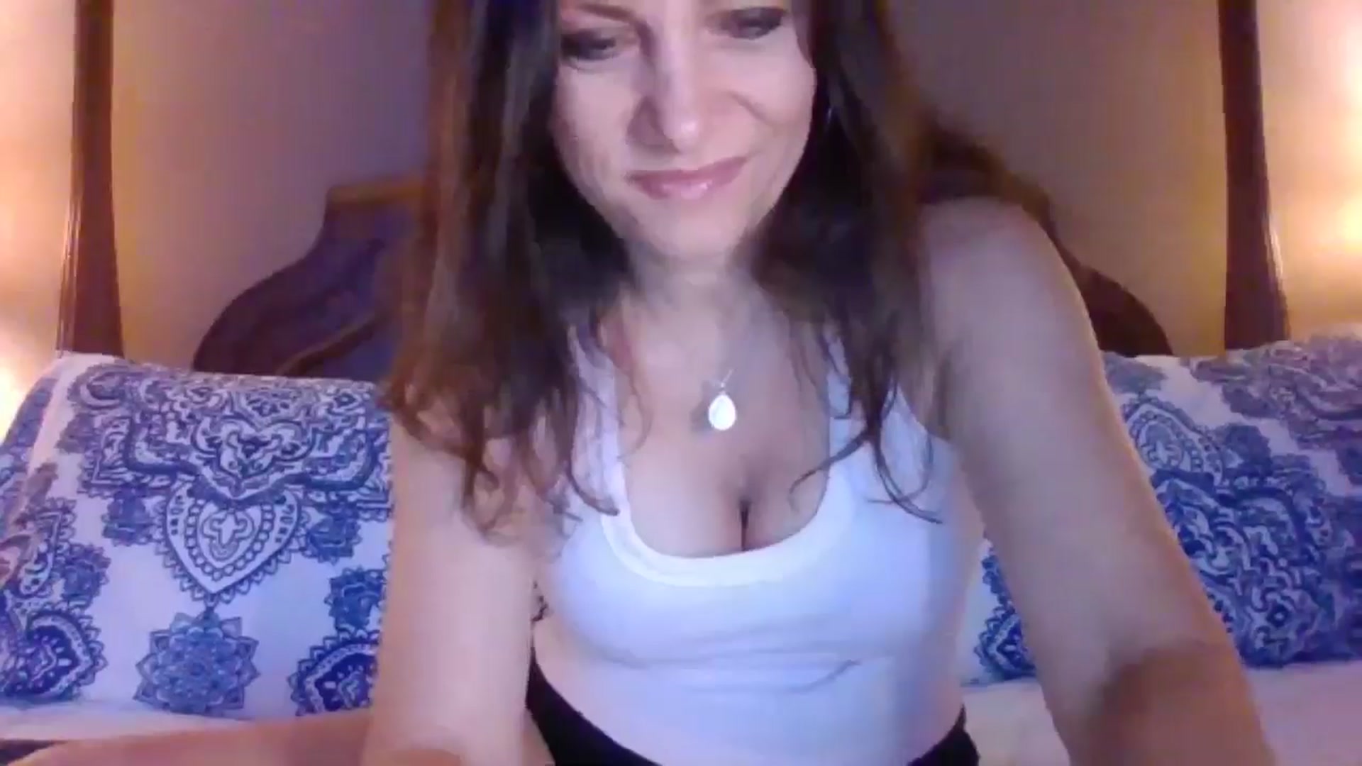 Gallery image thumbnail from LVDOLL's myfreecams stream on, 06/12/2024, 05:33 image 14 of 20