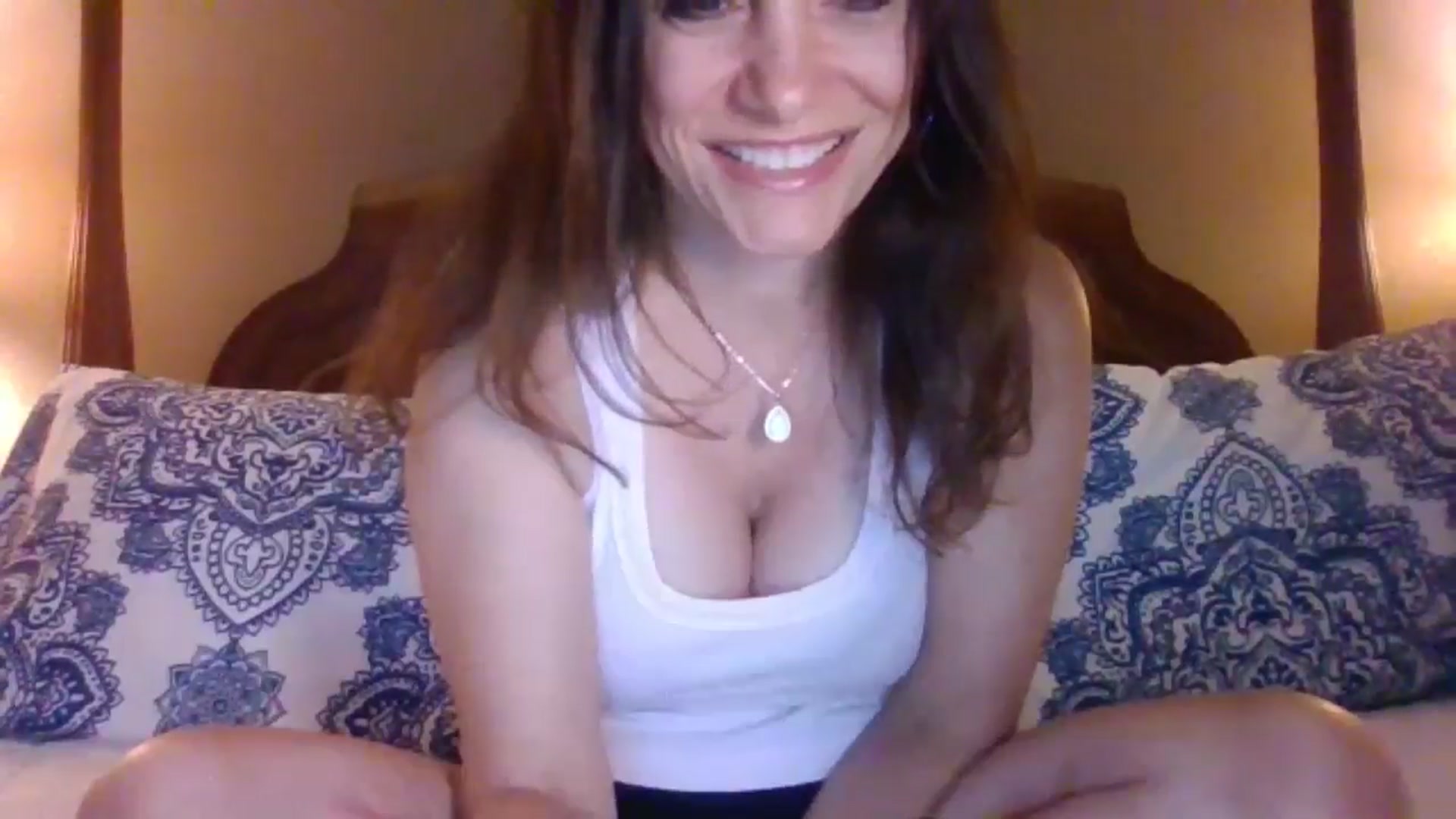 Gallery image thumbnail from LVDOLL's myfreecams stream on, 06/12/2024, 05:33 image 20 of 20