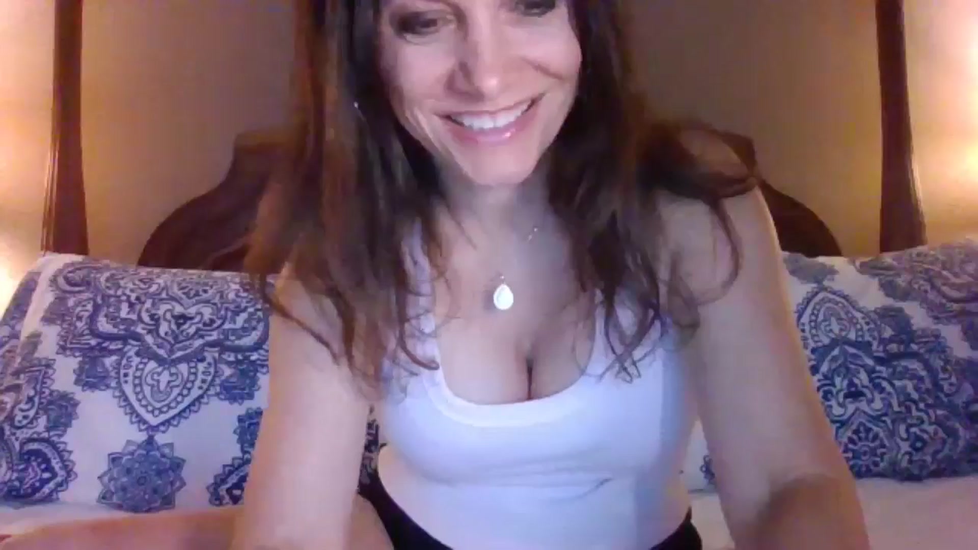 Gallery image thumbnail from LVDOLL's myfreecams stream on, 06/12/2024, 05:33 image 13 of 20
