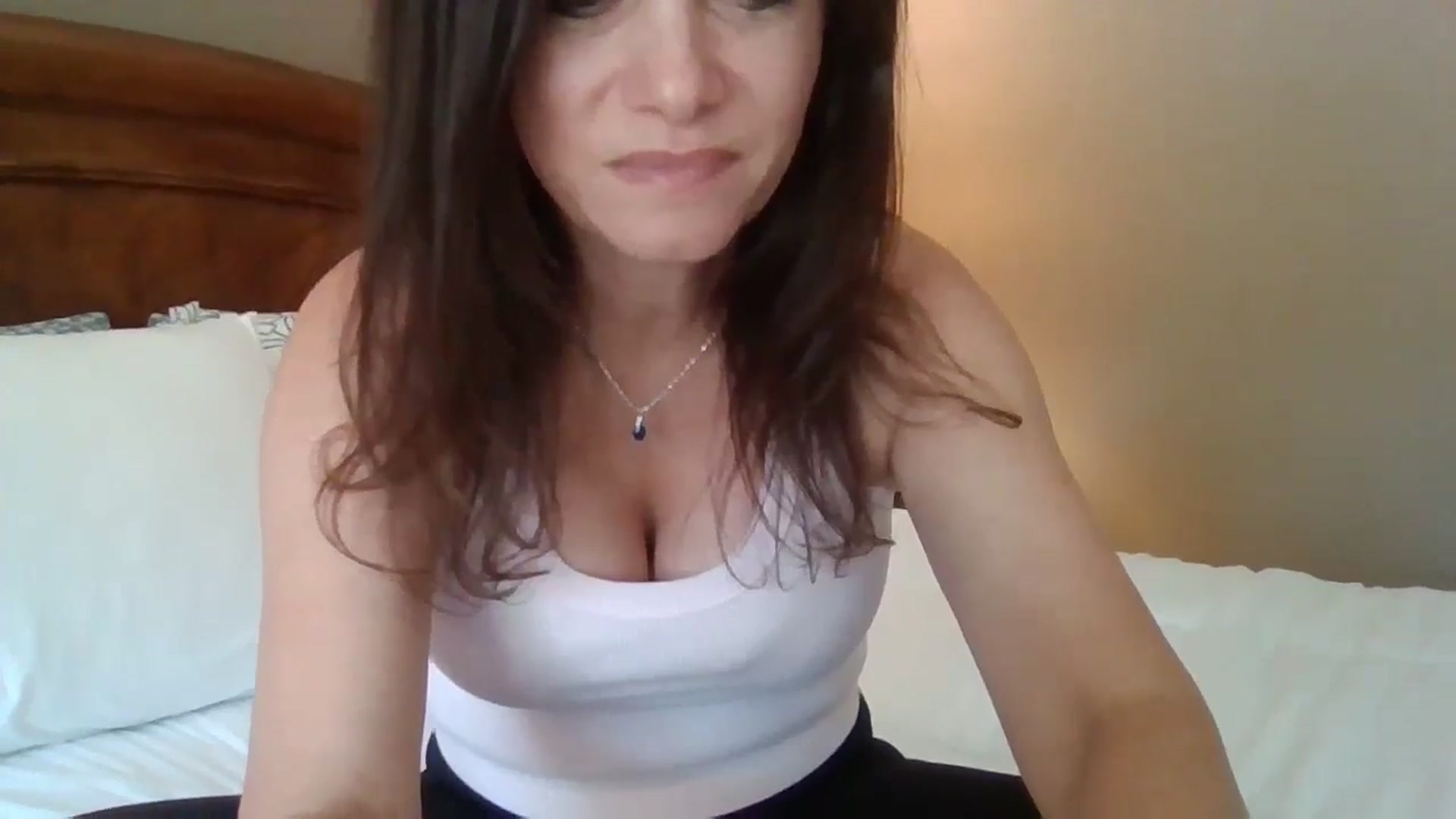 Gallery image thumbnail from LVDOLL's myfreecams stream on, 06/20/2024, 24:10 image 8 of 20
