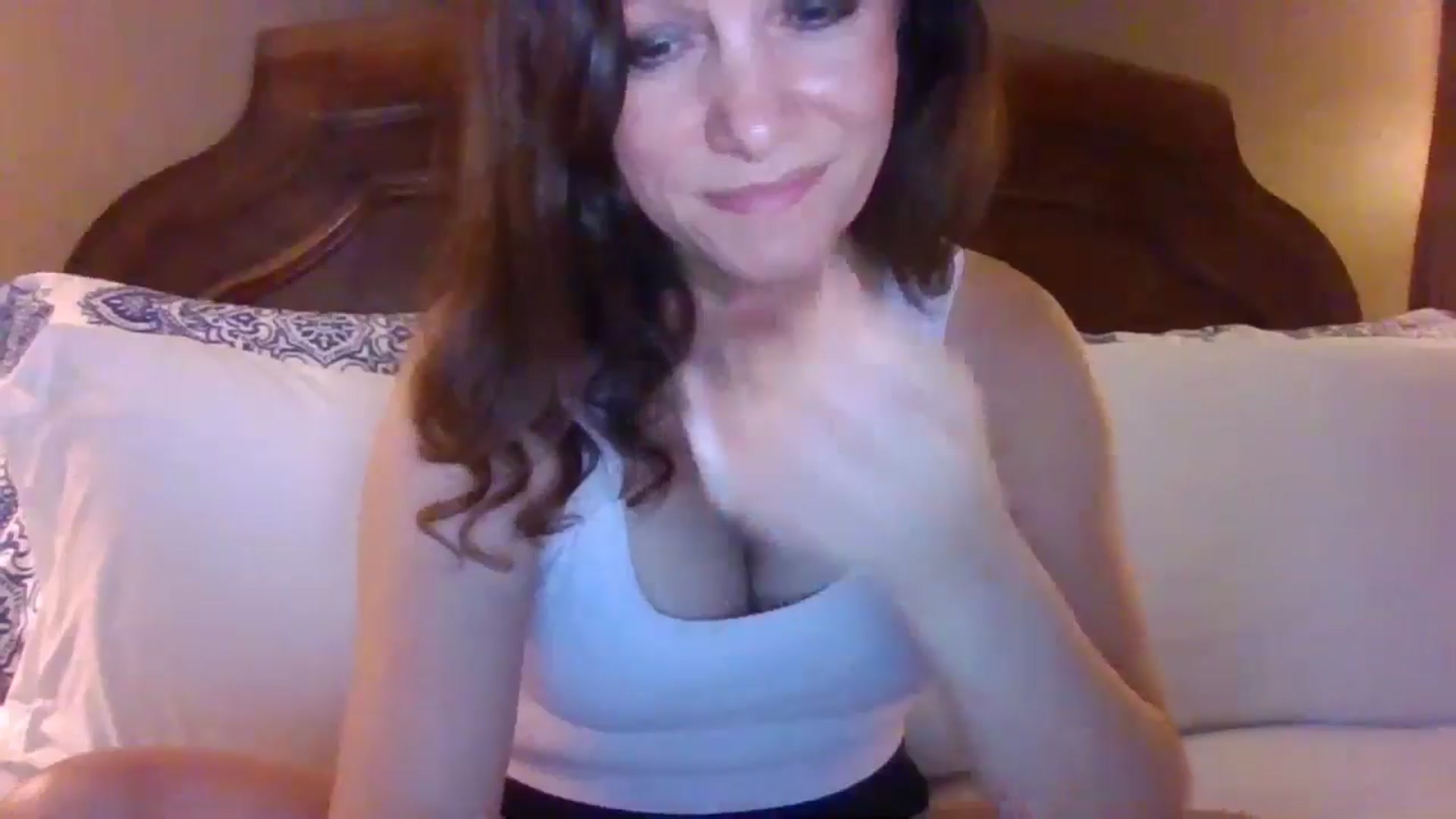 Gallery image thumbnail from LVDOLL's myfreecams stream on, 07/01/2024, 04:12 image 17 of 20