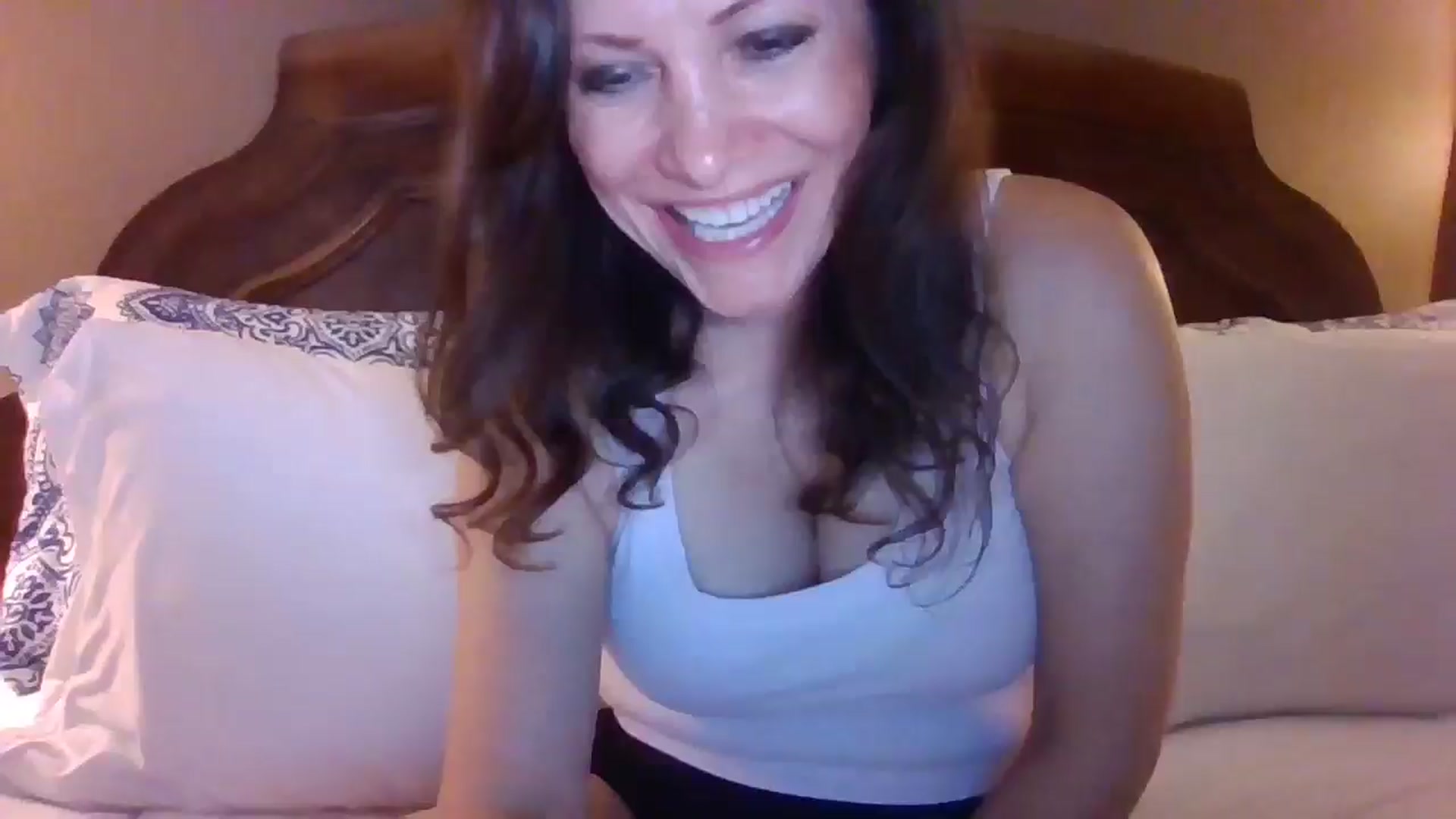 Gallery image thumbnail from LVDOLL's myfreecams stream on, 07/01/2024, 04:51 image 11 of 20