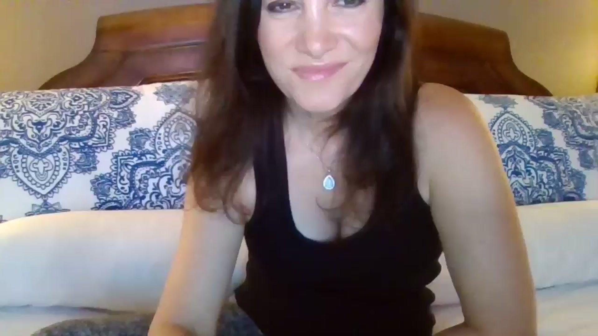Gallery image thumbnail from LVDOLL's myfreecams stream on, 07/08/2024, 22:35 image 10 of 20
