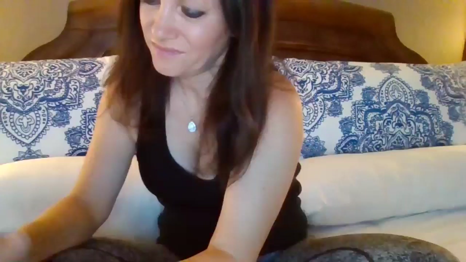 Gallery image thumbnail from LVDOLL's myfreecams stream on, 07/08/2024, 22:35 image 15 of 20