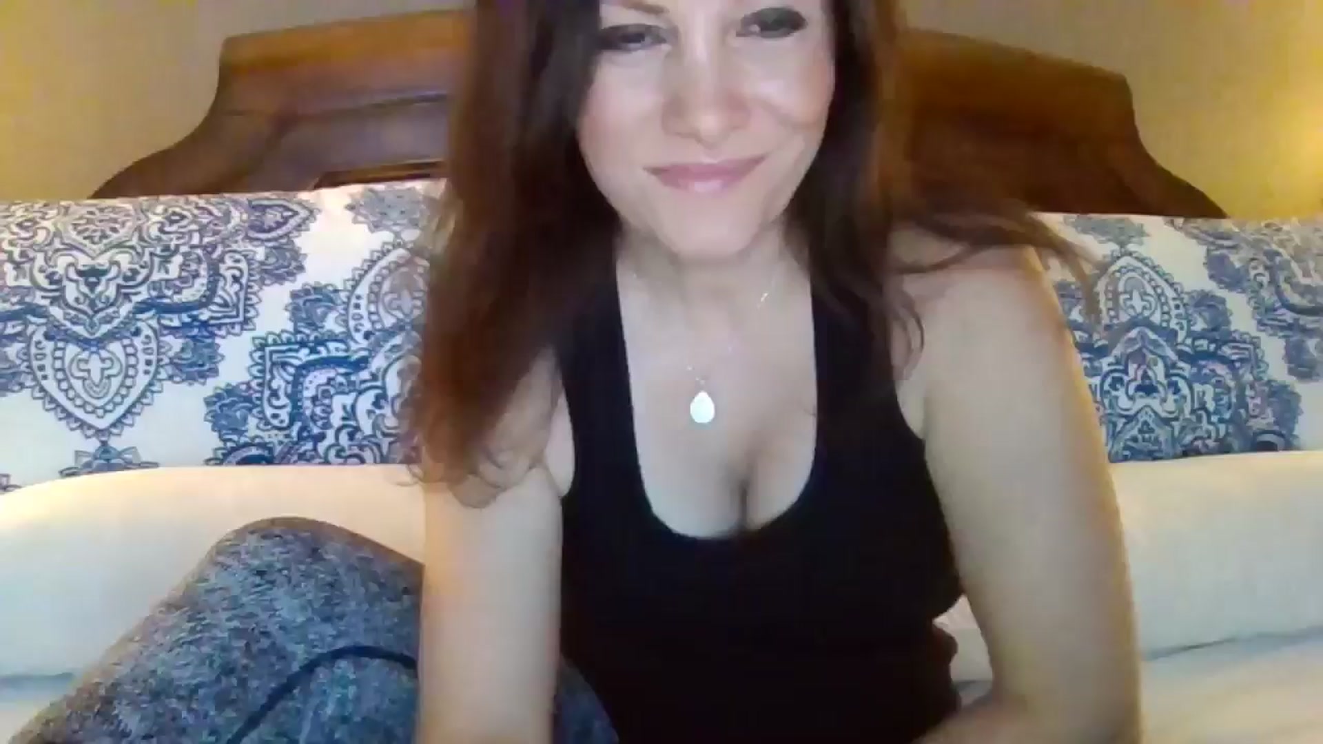 Gallery image thumbnail from LVDOLL's myfreecams stream on, 07/08/2024, 22:35 image 11 of 20
