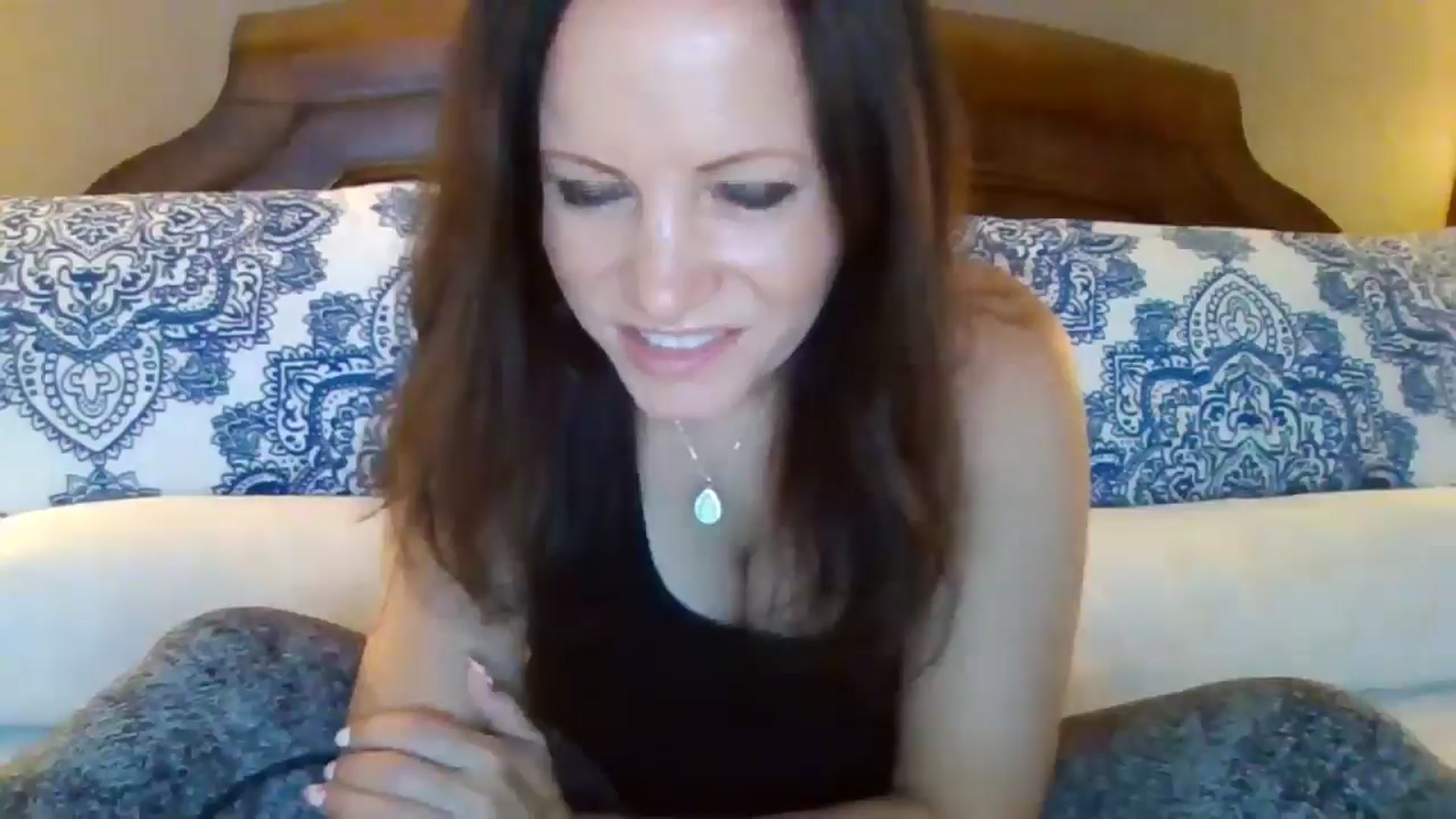 Gallery image thumbnail from LVDOLL's myfreecams stream on, 07/08/2024, 22:35 image 13 of 20