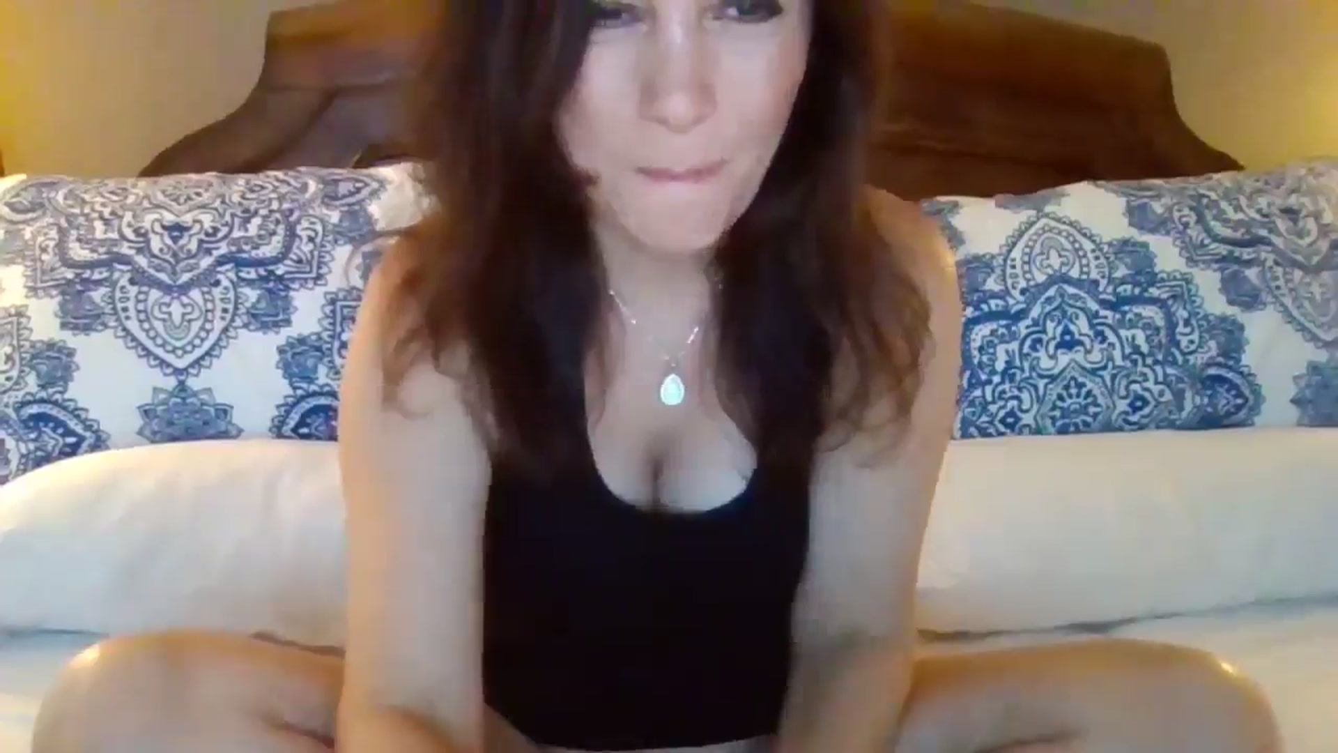 Gallery image thumbnail from LVDOLL's myfreecams stream on, 07/08/2024, 23:26 image 6 of 20