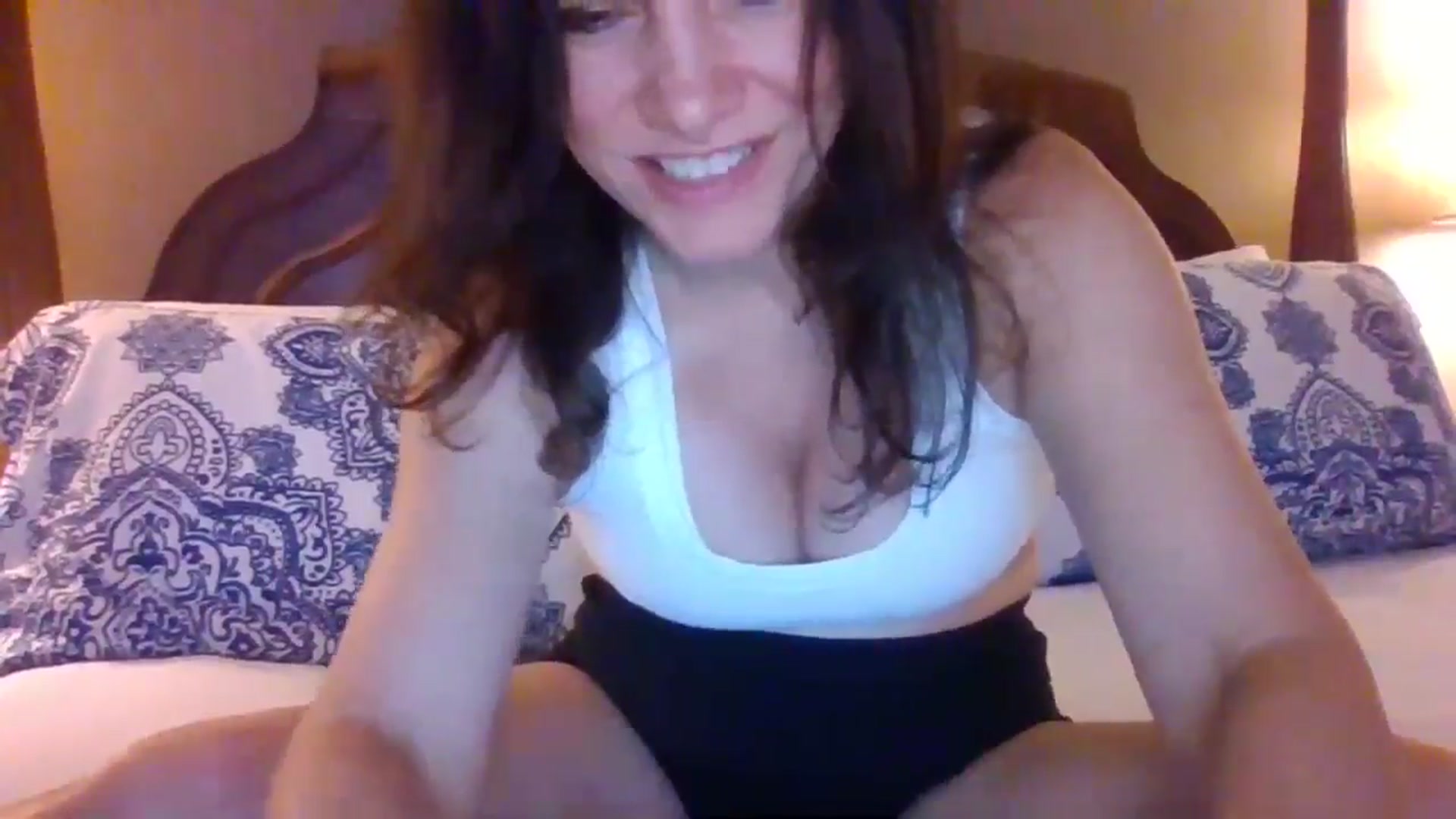 Gallery image thumbnail from LVDOLL's myfreecams stream on, 07/18/2024, 03:43 image 20 of 20