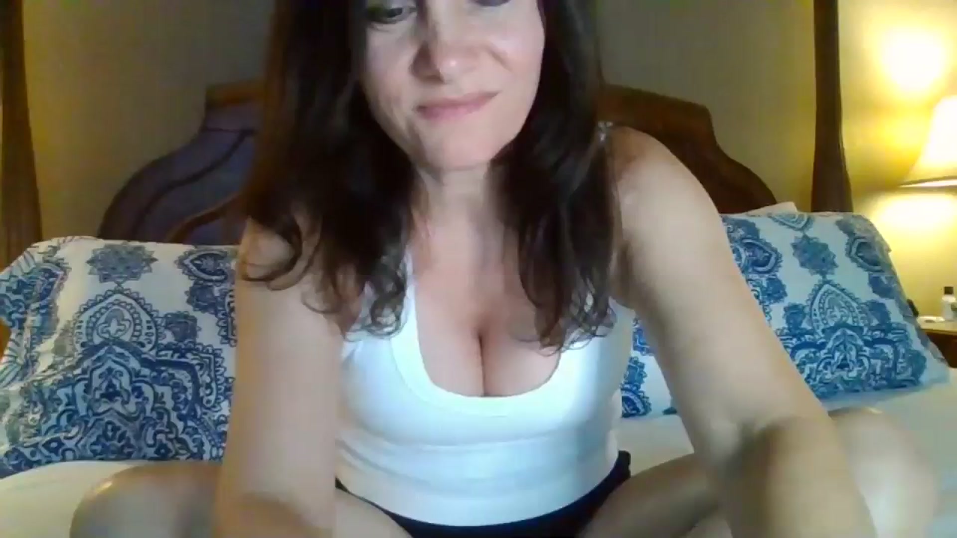 Gallery image thumbnail from LVDOLL's myfreecams stream on, 07/18/2024, 03:43 image 12 of 20