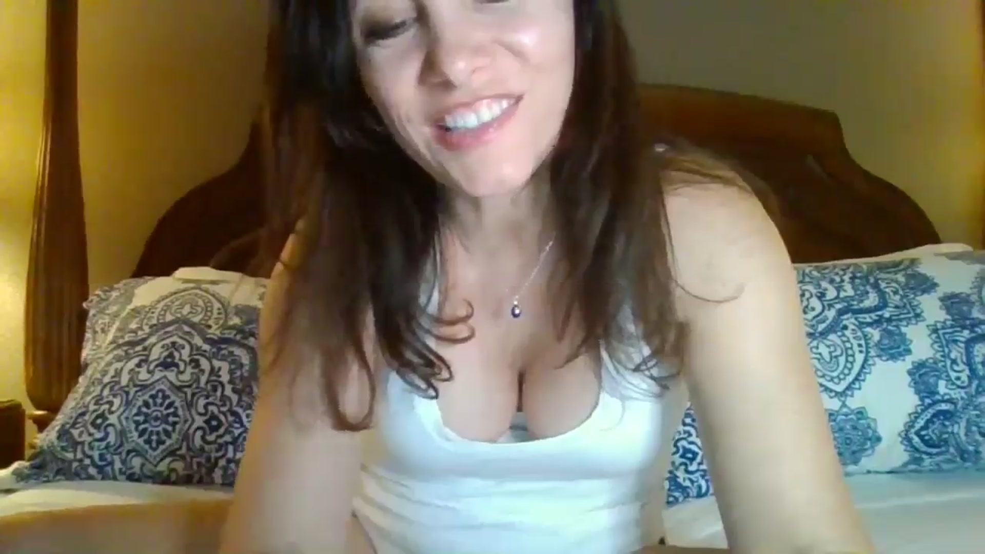 Gallery image thumbnail from LVDOLL's myfreecams stream on, 07/31/2024, 04:01 image 13 of 20