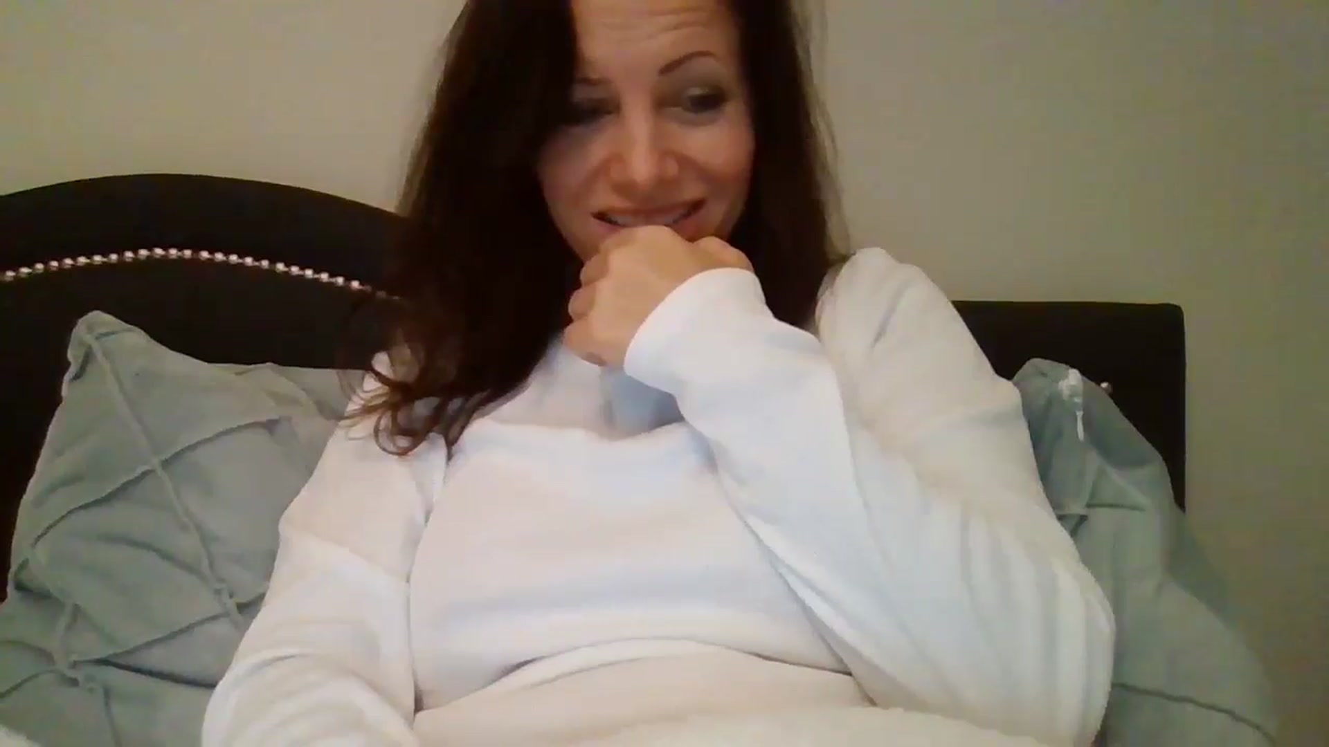 Gallery image thumbnail from LVDOLL's myfreecams stream on, 08/13/2024, 06:49 image 20 of 20