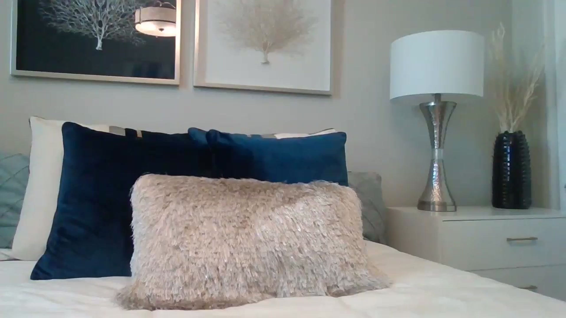 Gallery image thumbnail from LVDOLL's myfreecams stream on, 08/21/2024, 19:29 image 7 of 20