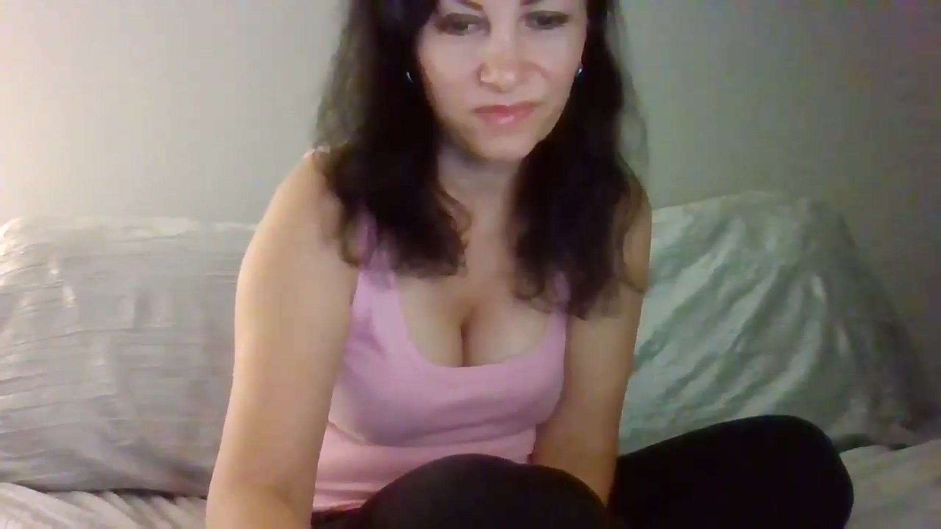 Gallery image thumbnail from LVDOLL's myfreecams stream on, 08/26/2024, 02:17 image 13 of 20