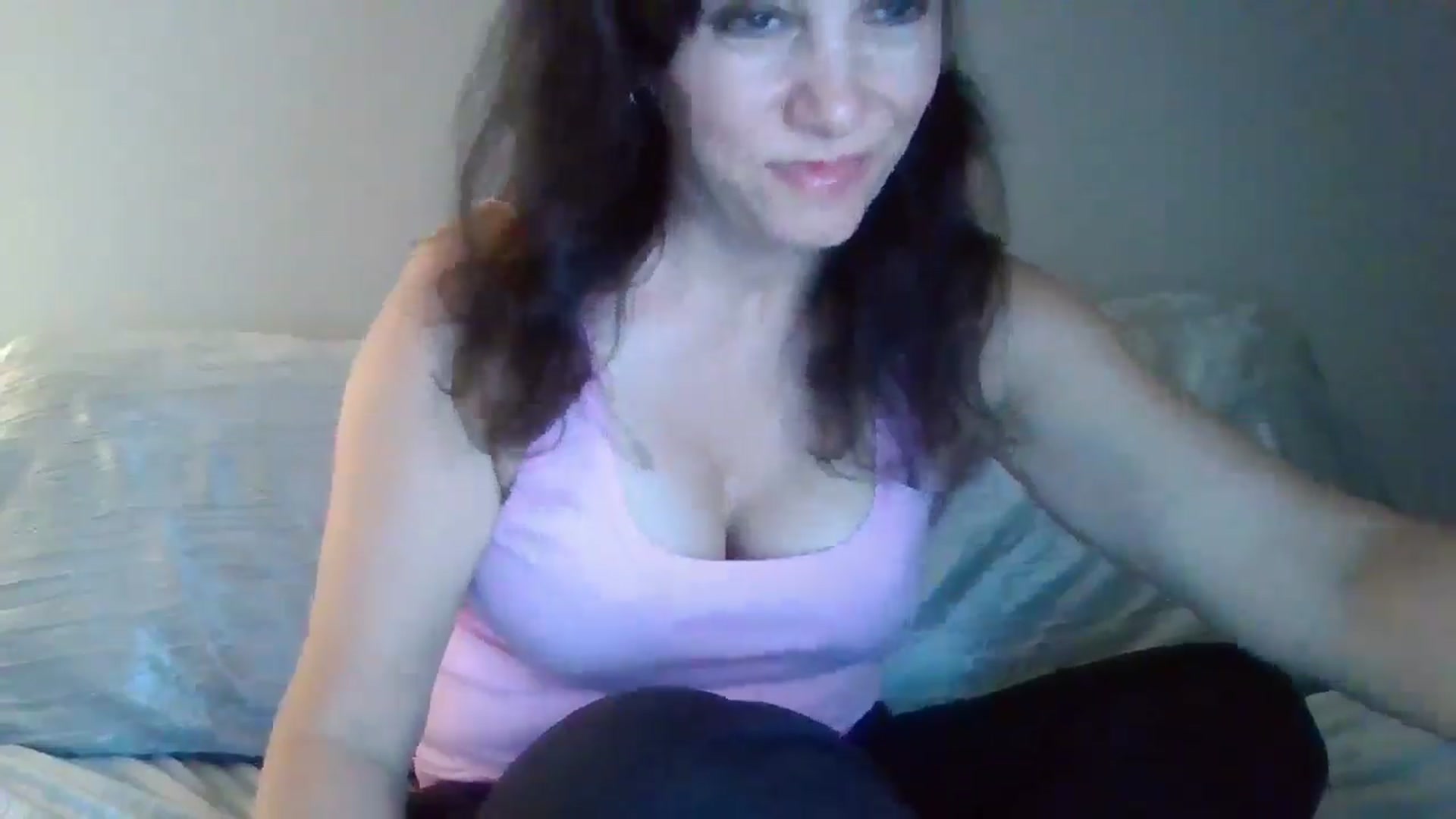 Gallery image thumbnail from LVDOLL's myfreecams stream on, 08/26/2024, 02:17 image 12 of 20