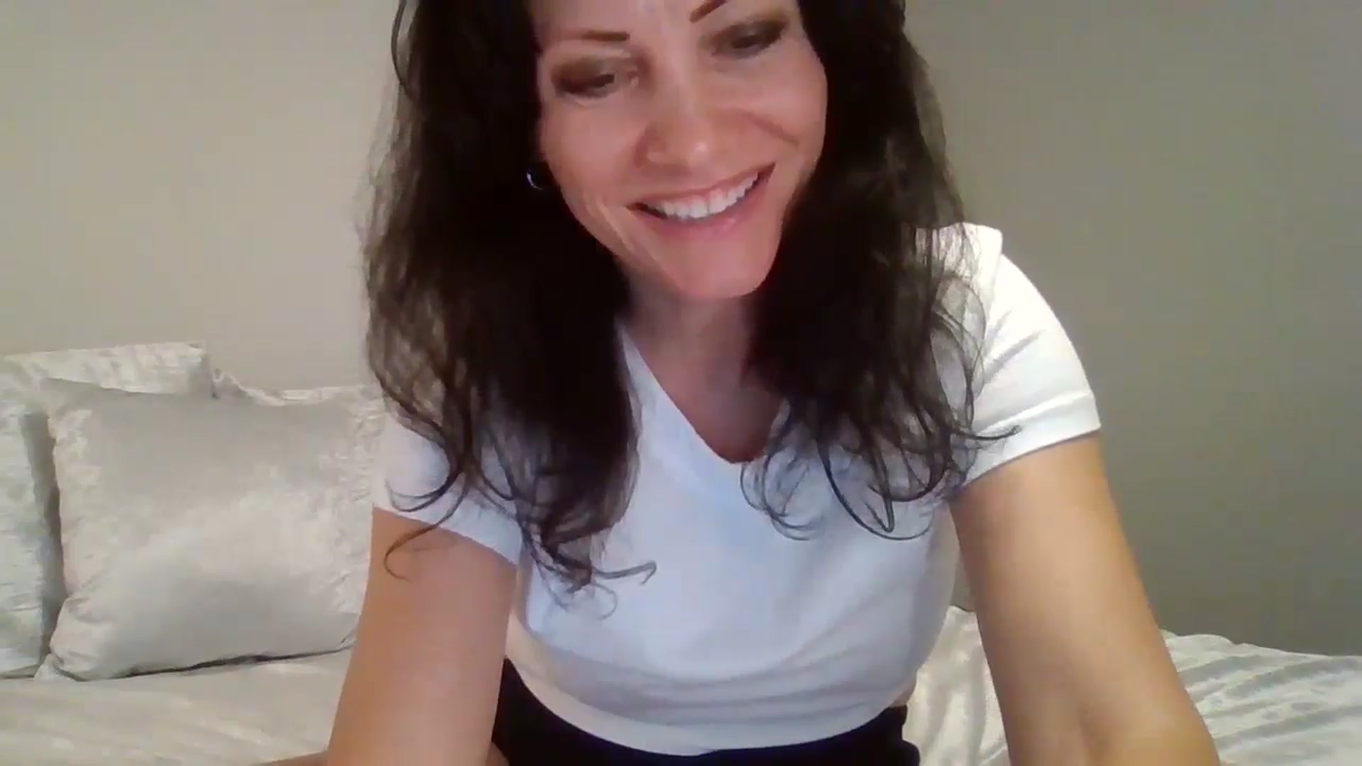 Gallery image thumbnail from LVDOLL's myfreecams stream on, 08/27/2024, 02:32 image 8 of 20