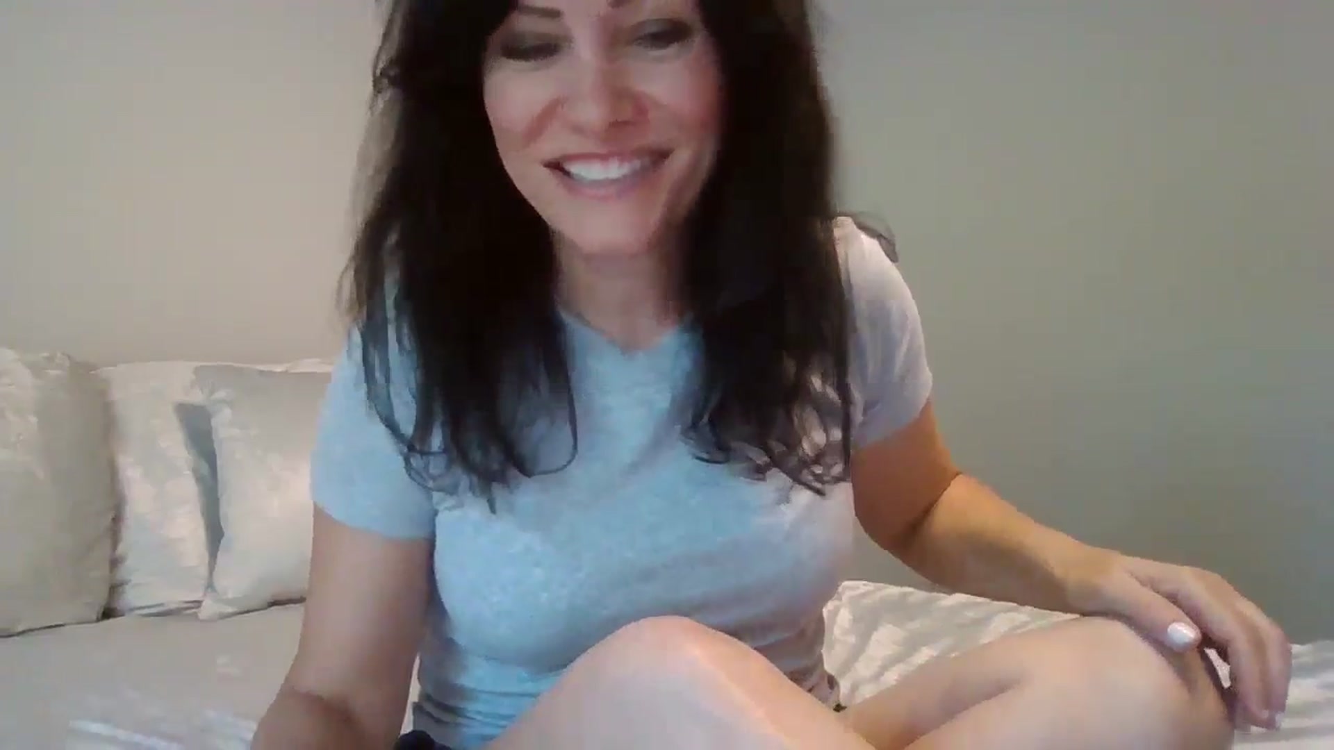 Gallery image thumbnail from LVDOLL's myfreecams stream on, 08/27/2024, 20:00 image 7 of 20