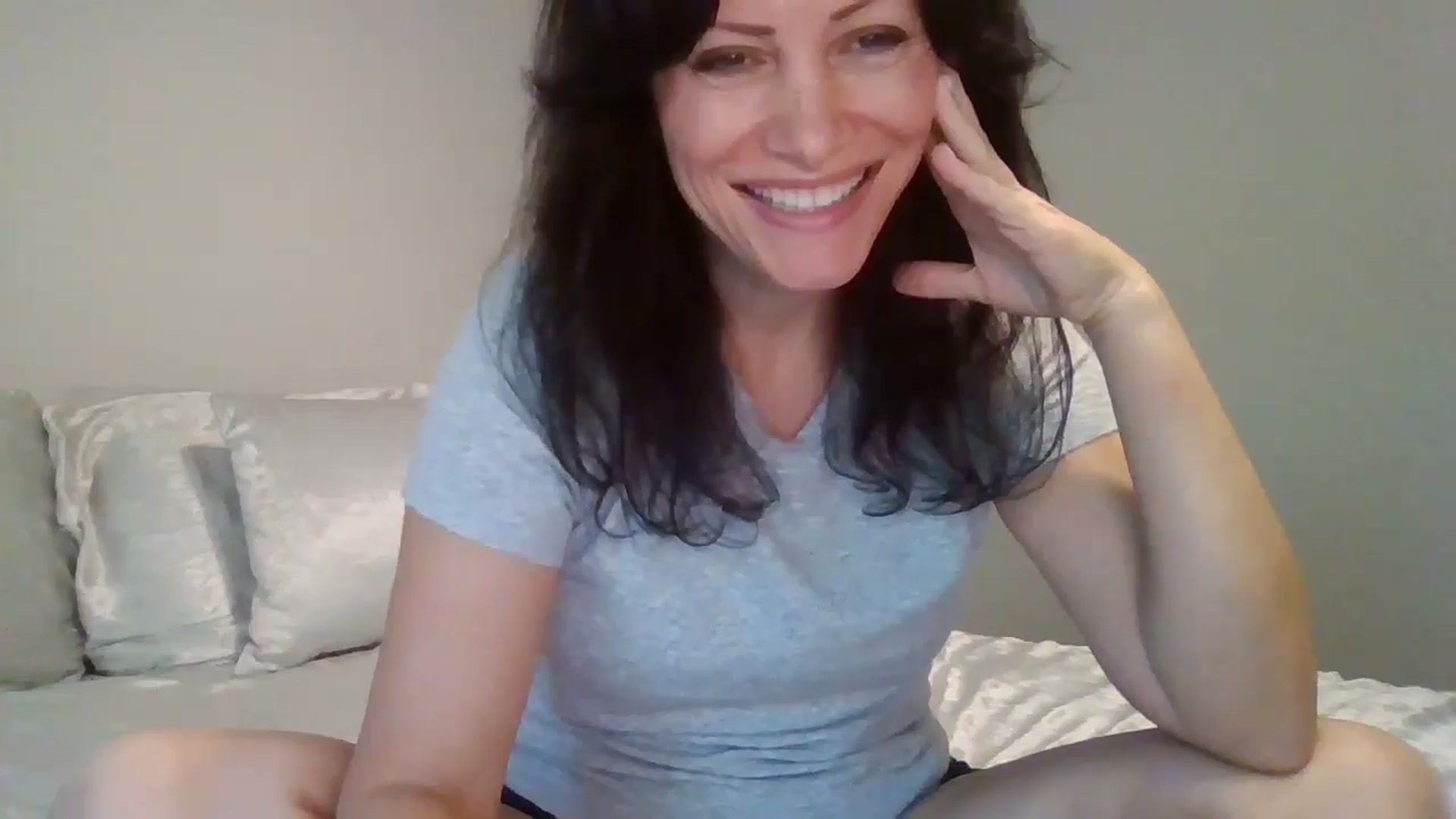 Gallery image thumbnail from LVDOLL's myfreecams stream on, 08/27/2024, 22:31 image 16 of 20