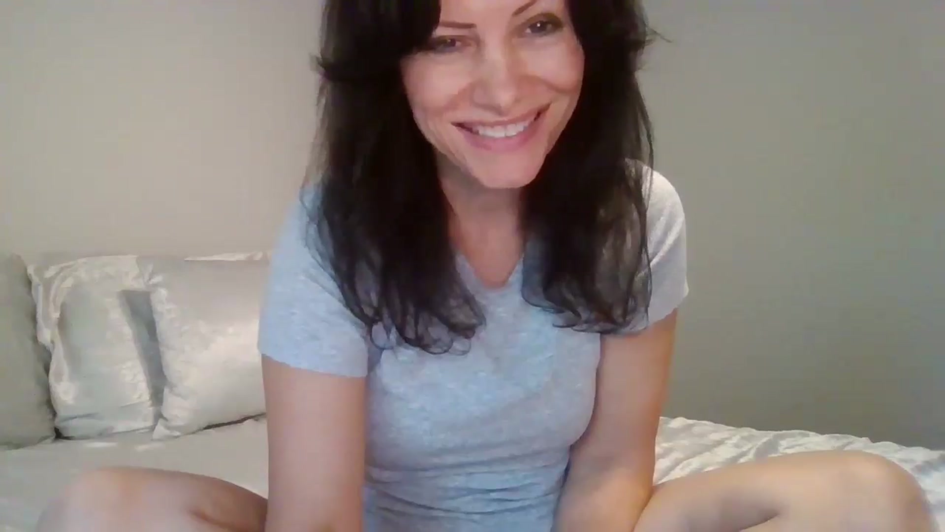 Gallery image thumbnail from LVDOLL's myfreecams stream on, 08/27/2024, 22:31 image 15 of 20