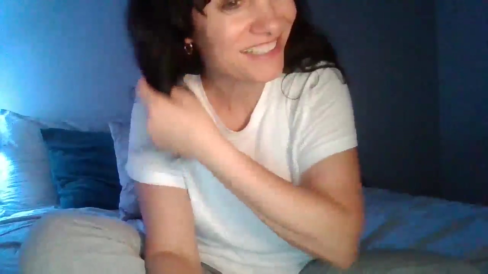 Gallery image thumbnail from LVDOLL's myfreecams stream on, 08/30/2024, 05:34 image 6 of 20