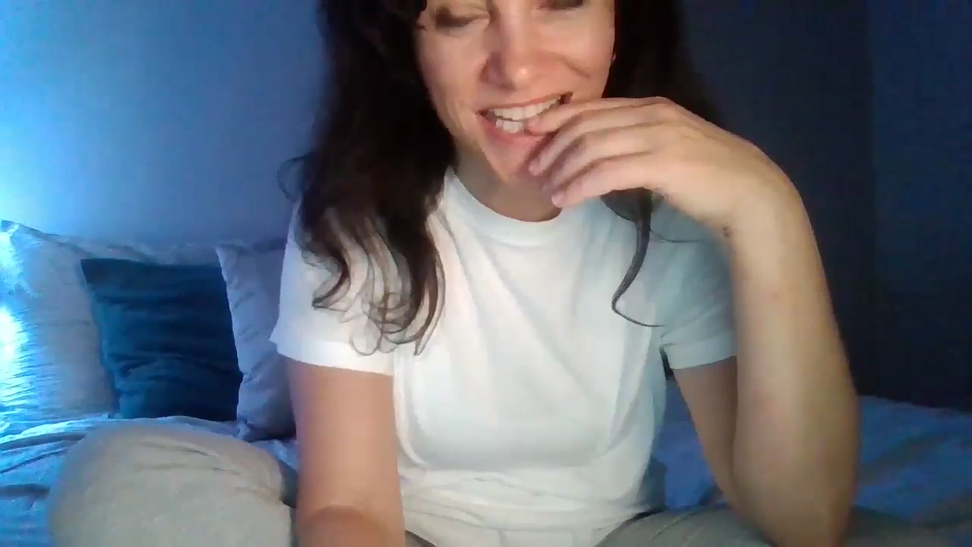 Gallery image thumbnail from LVDOLL's myfreecams stream on, 08/30/2024, 05:34 image 7 of 20