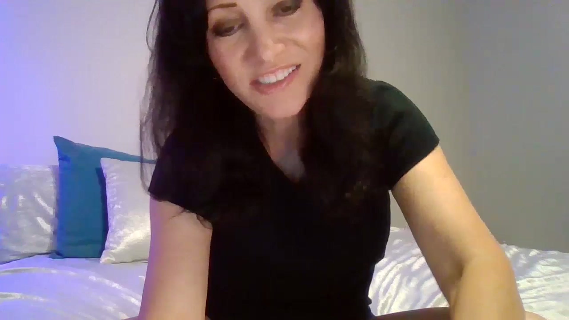 Gallery image thumbnail from LVDOLL's myfreecams stream on, 09/01/2024, 02:42 image 11 of 20
