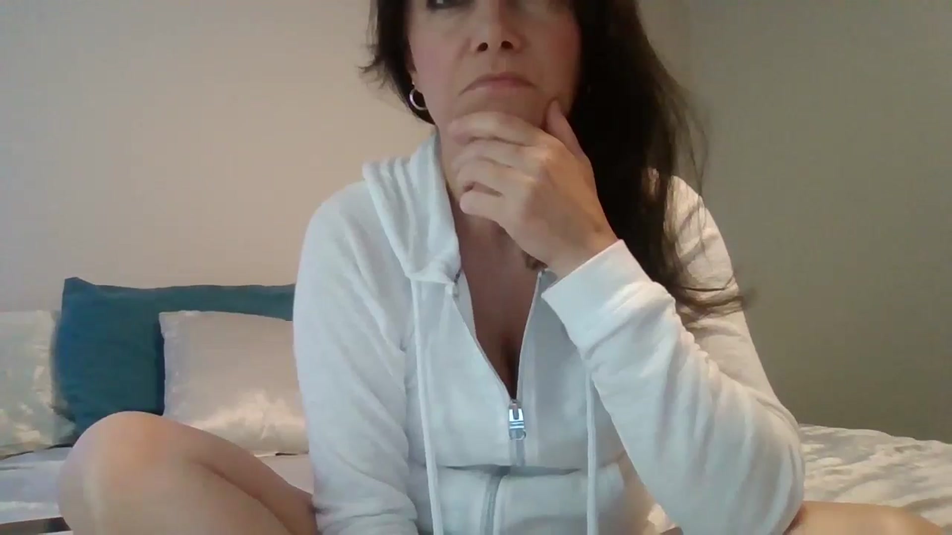 Gallery image thumbnail from LVDOLL's myfreecams stream on, 09/01/2024, 20:42 image 15 of 20