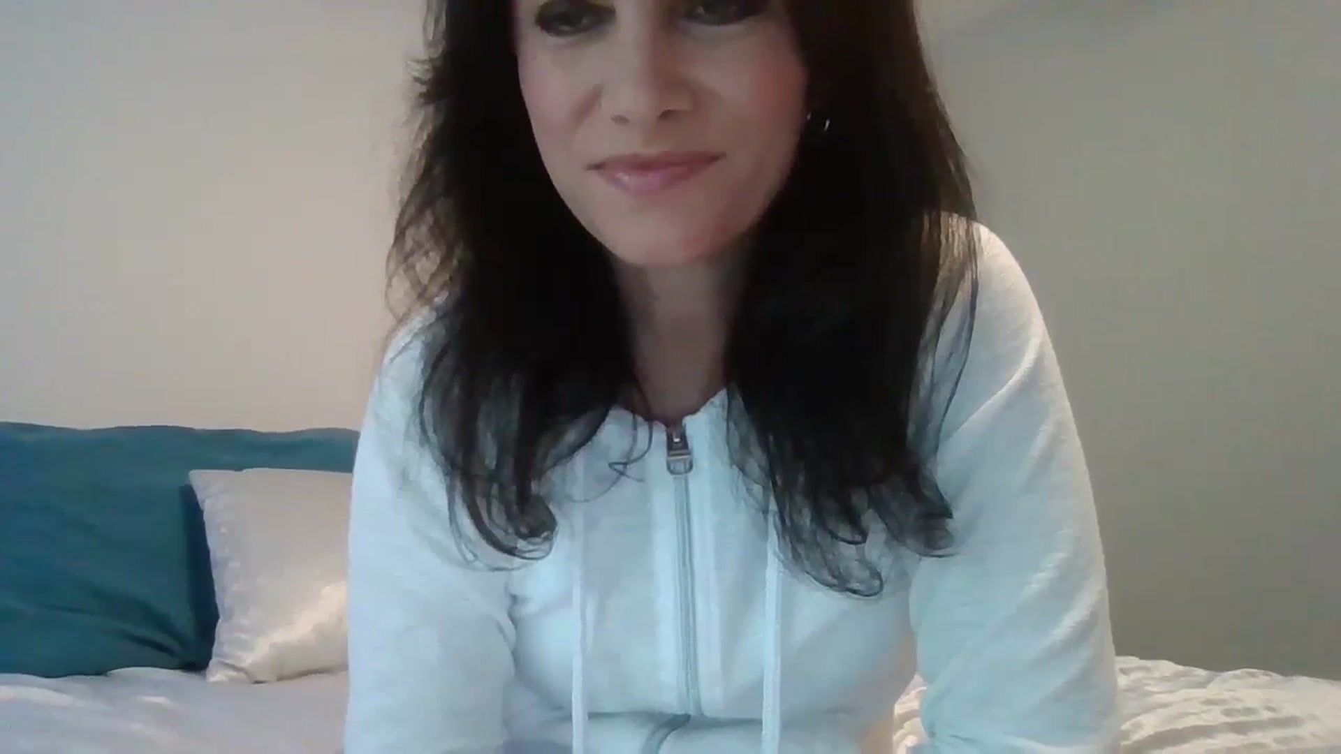 Gallery image thumbnail from LVDOLL's myfreecams stream on, 09/01/2024, 20:42 image 3 of 20