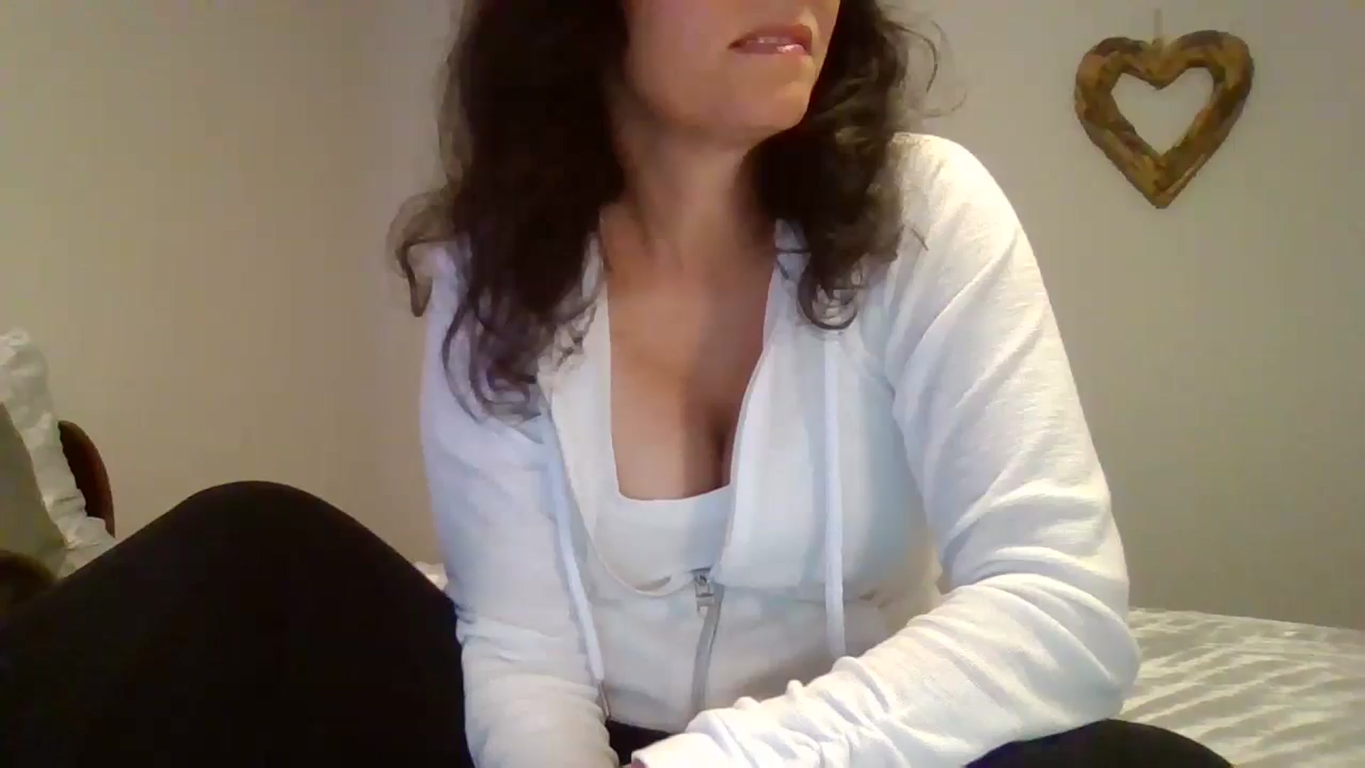 Gallery image thumbnail from LVDOLL's myfreecams stream on, 09/02/2024, 02:54 image 2 of 20