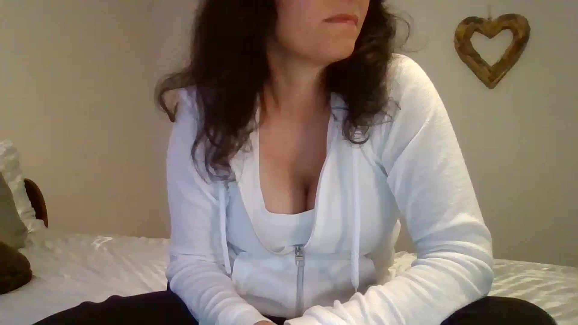 Gallery image thumbnail from LVDOLL's myfreecams stream on, 09/02/2024, 02:54 image 3 of 20