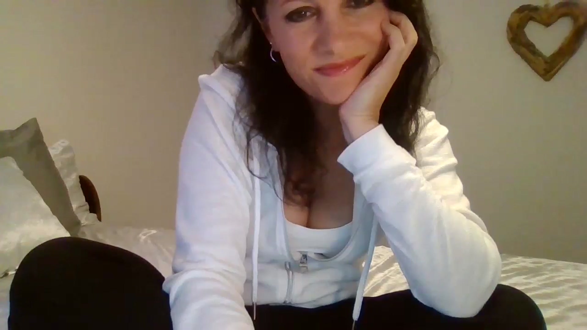 Gallery image thumbnail from LVDOLL's myfreecams stream on, 09/02/2024, 02:54 image 9 of 20