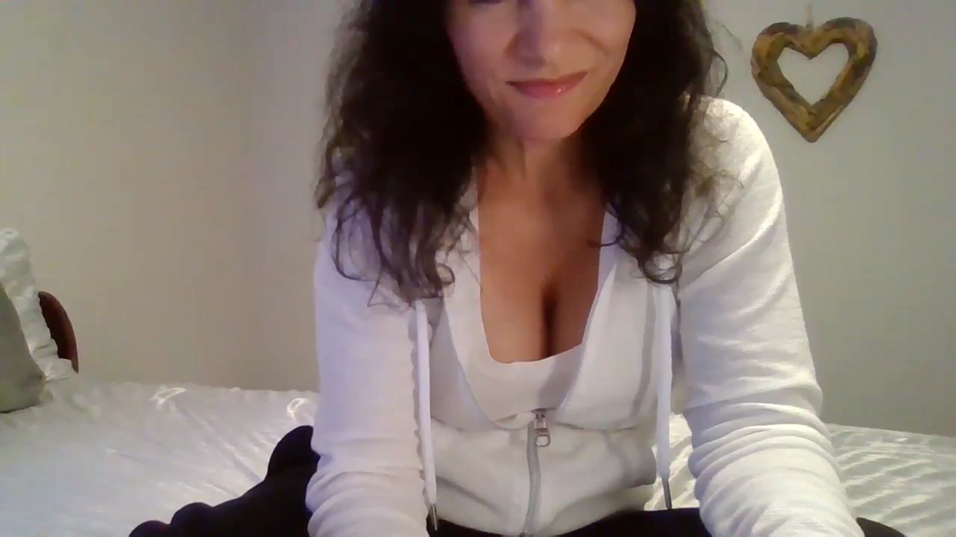 Gallery image thumbnail from LVDOLL's myfreecams stream on, 09/02/2024, 02:54 image 4 of 20