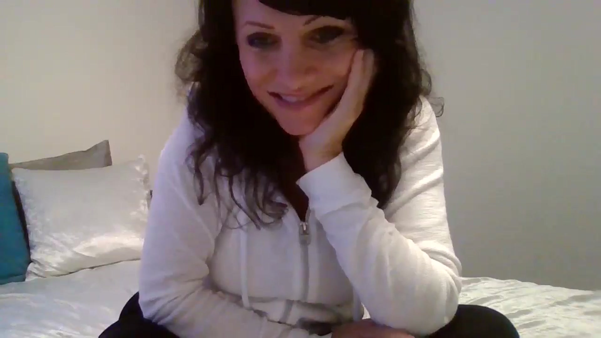 Gallery image thumbnail from LVDOLL's myfreecams stream on, 09/02/2024, 04:46 image 18 of 20