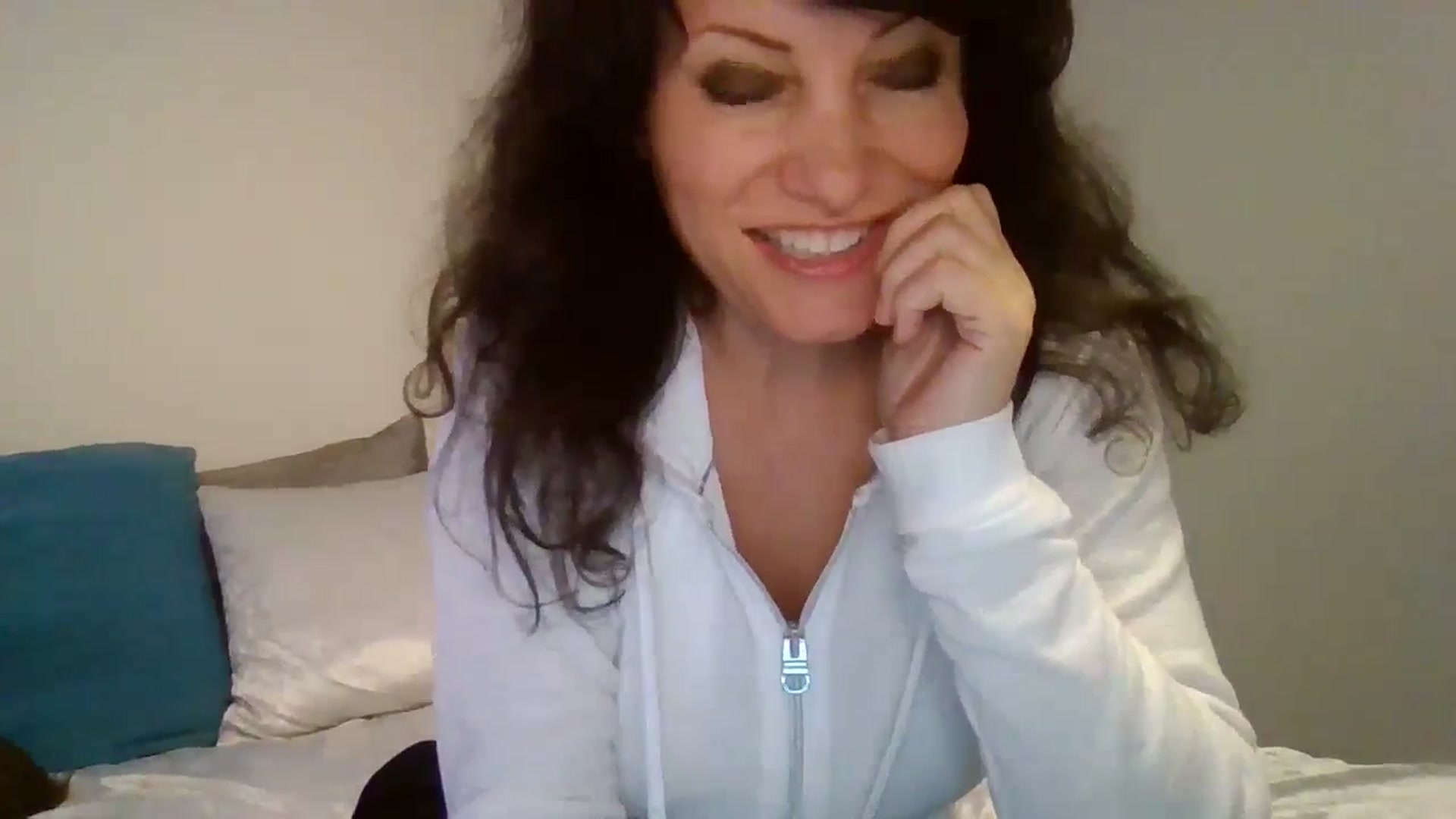Gallery image thumbnail from LVDOLL's myfreecams stream on, 09/02/2024, 04:46 image 11 of 20