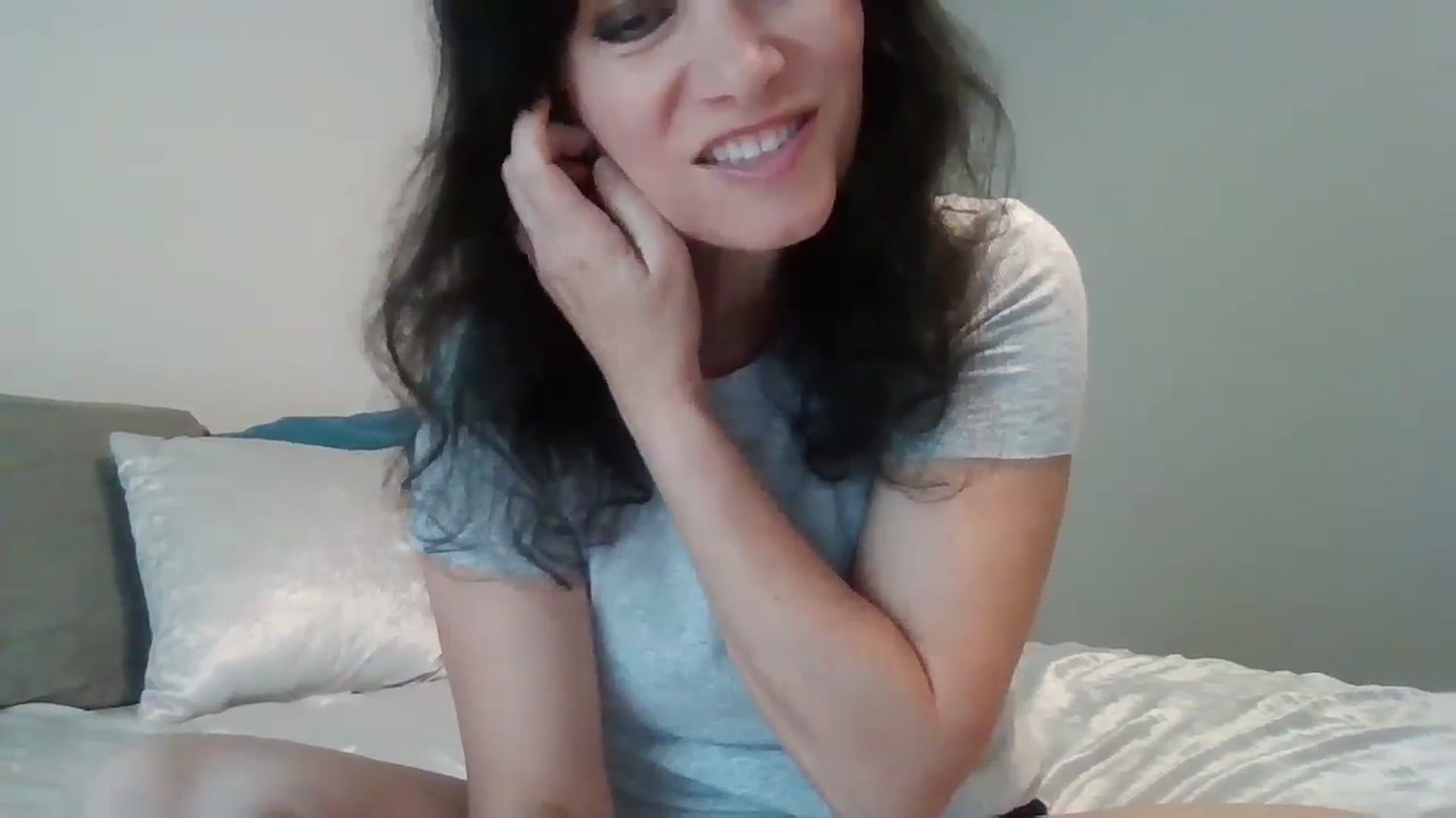 Gallery image thumbnail from LVDOLL's myfreecams stream on, 09/02/2024, 17:39 image 15 of 20