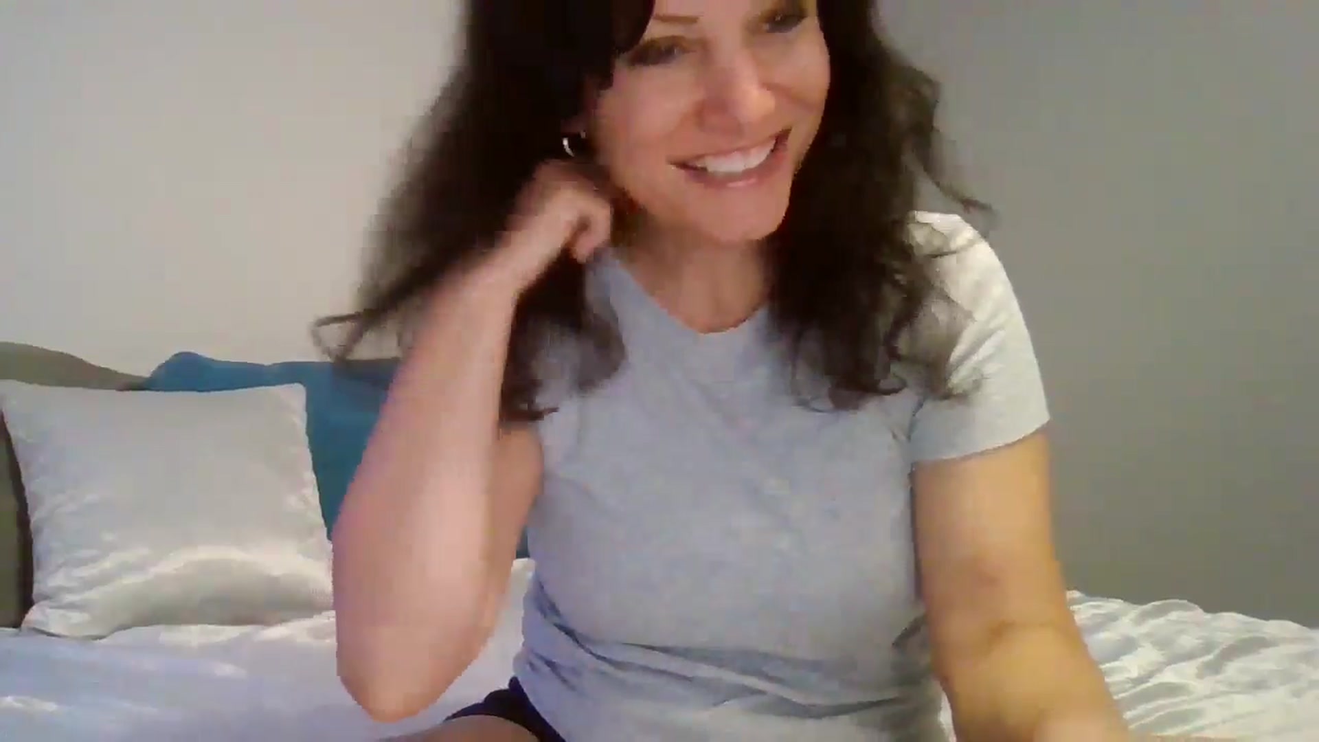 Gallery image thumbnail from LVDOLL's myfreecams stream on, 09/03/2024, 01:48 image 2 of 20