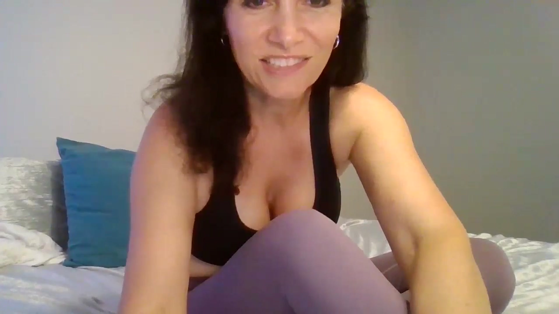 Gallery image thumbnail from LVDOLL's myfreecams stream on, 09/04/2024, 01:41 image 12 of 20