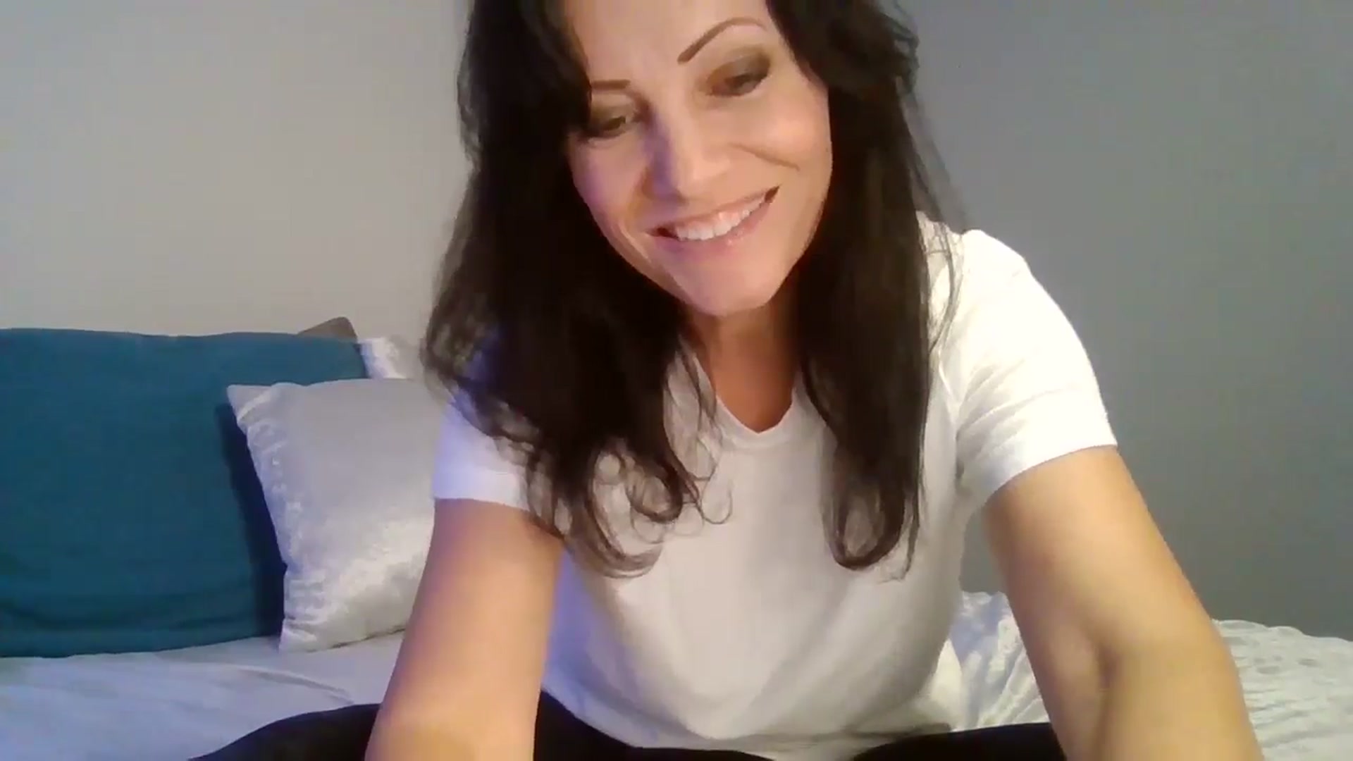 Gallery image thumbnail from LVDOLL's myfreecams stream on, 09/04/2024, 23:30 image 9 of 20