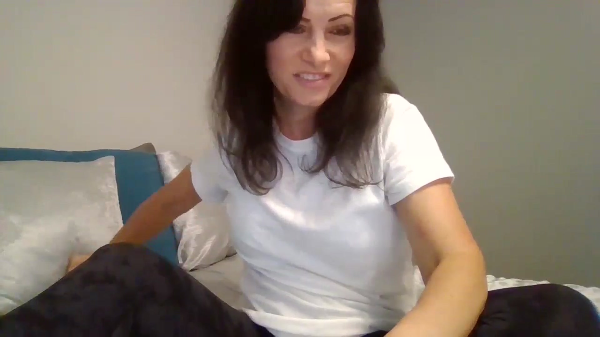 Gallery image thumbnail from LVDOLL's myfreecams stream on, 09/04/2024, 23:30 image 2 of 20