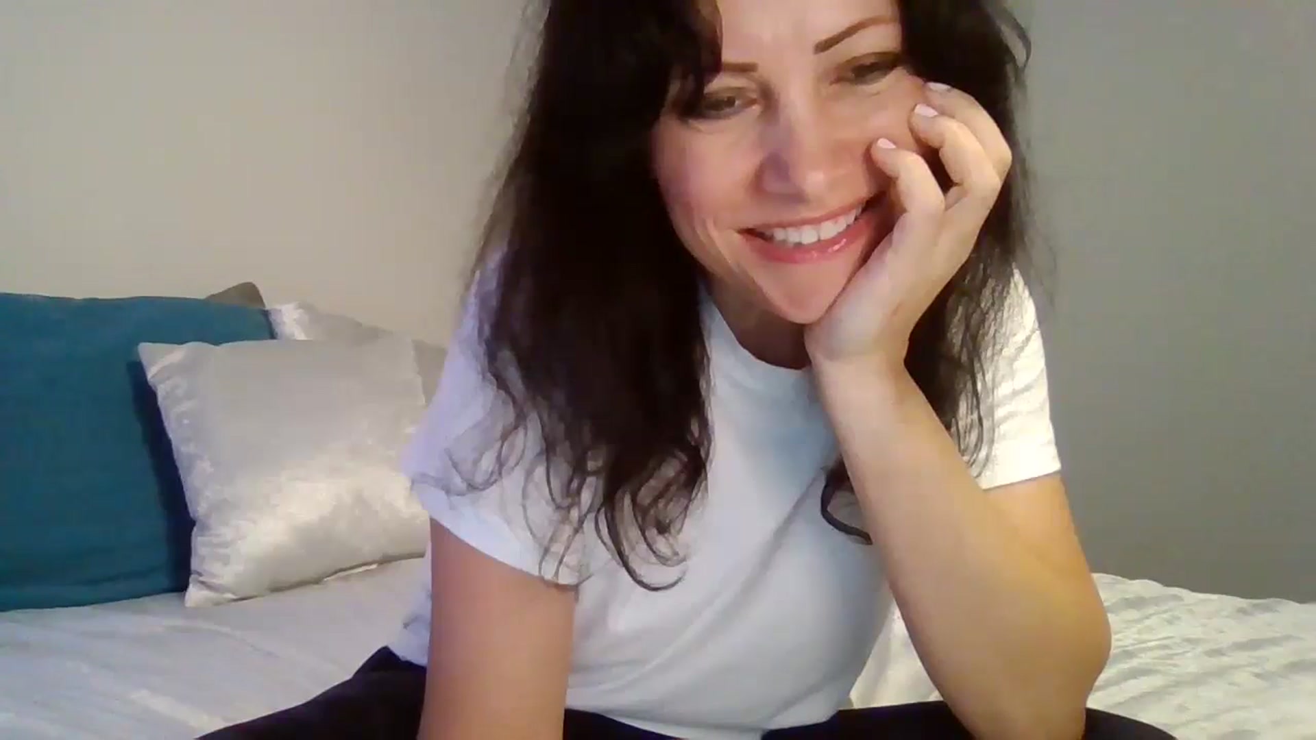 Gallery image thumbnail from LVDOLL's myfreecams stream on, 09/05/2024, 02:07 image 11 of 20