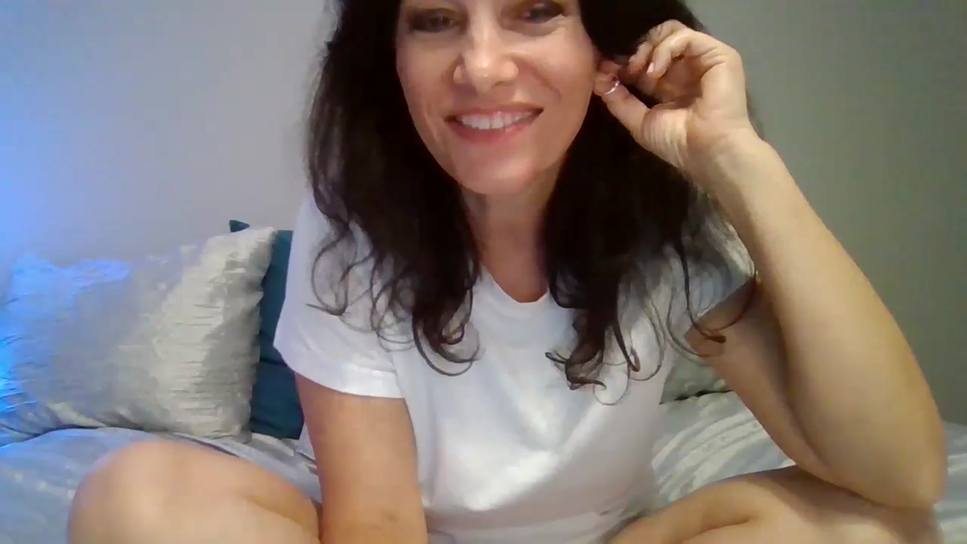 Gallery image thumbnail from LVDOLL's myfreecams stream on, 09/05/2024, 05:13 image 11 of 20