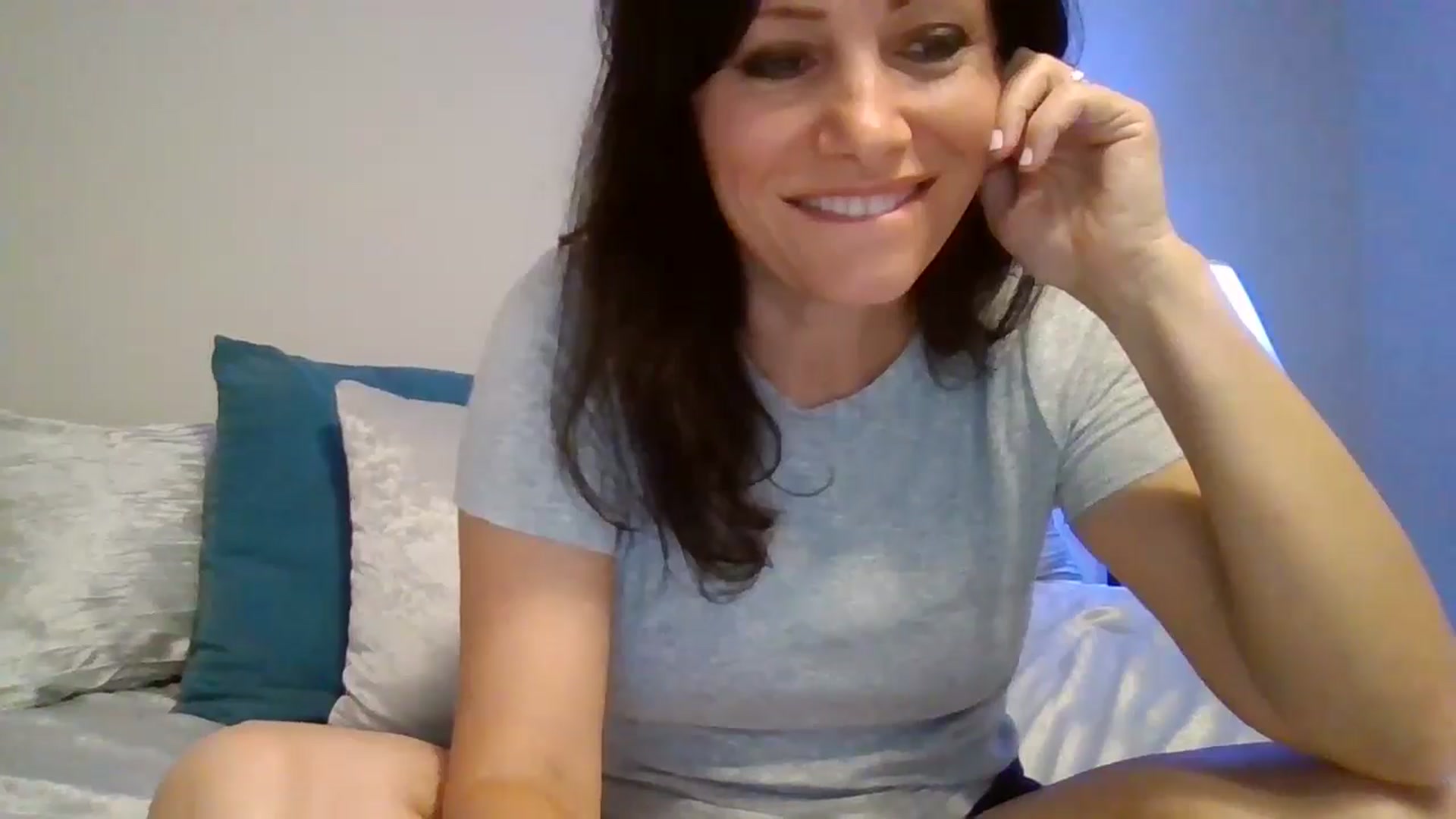 Gallery image thumbnail from LVDOLL's myfreecams stream on, 09/06/2024, 04:06 image 20 of 20